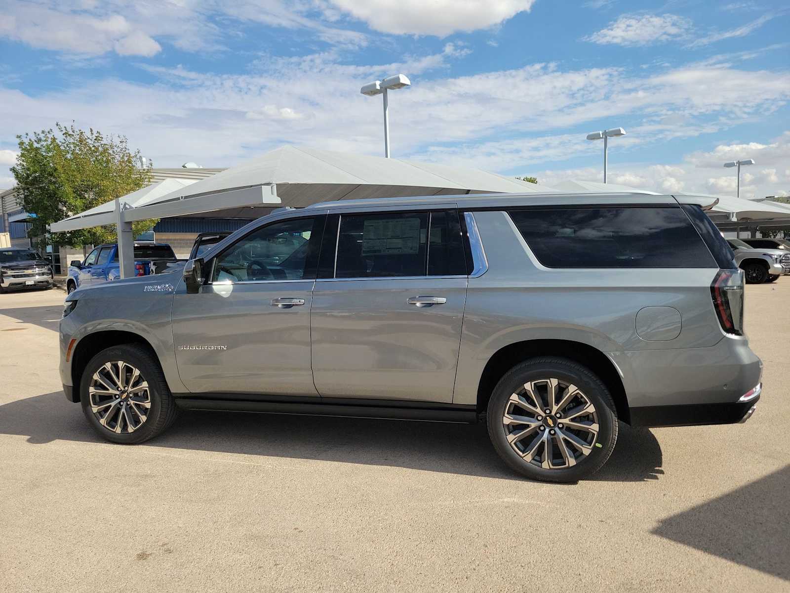 Thumbnail: 2026 Chevrolet Suburban - 3