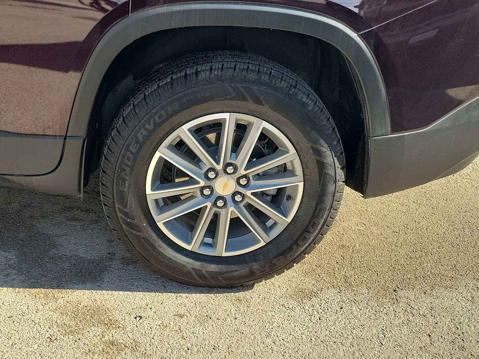 Thumbnail: 2023 Chevrolet Traverse - 8