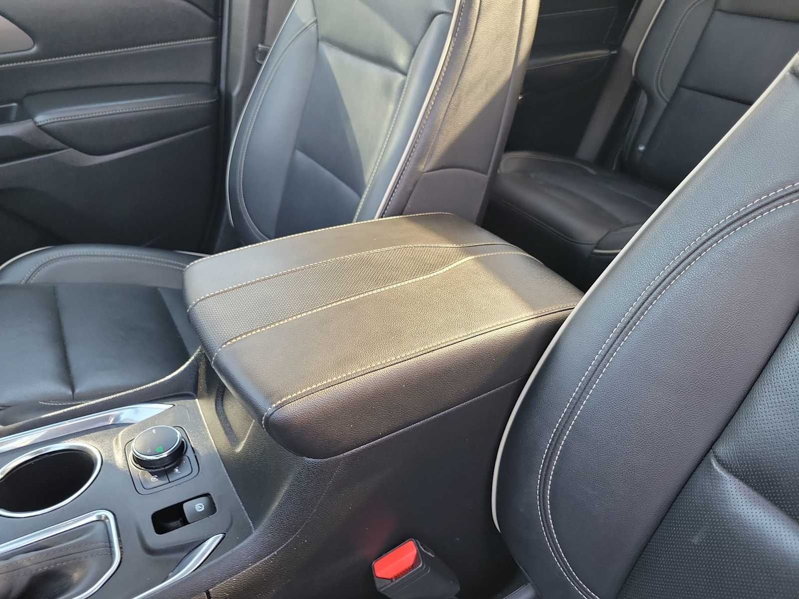 Thumbnail: 2023 Chevrolet Traverse - 16