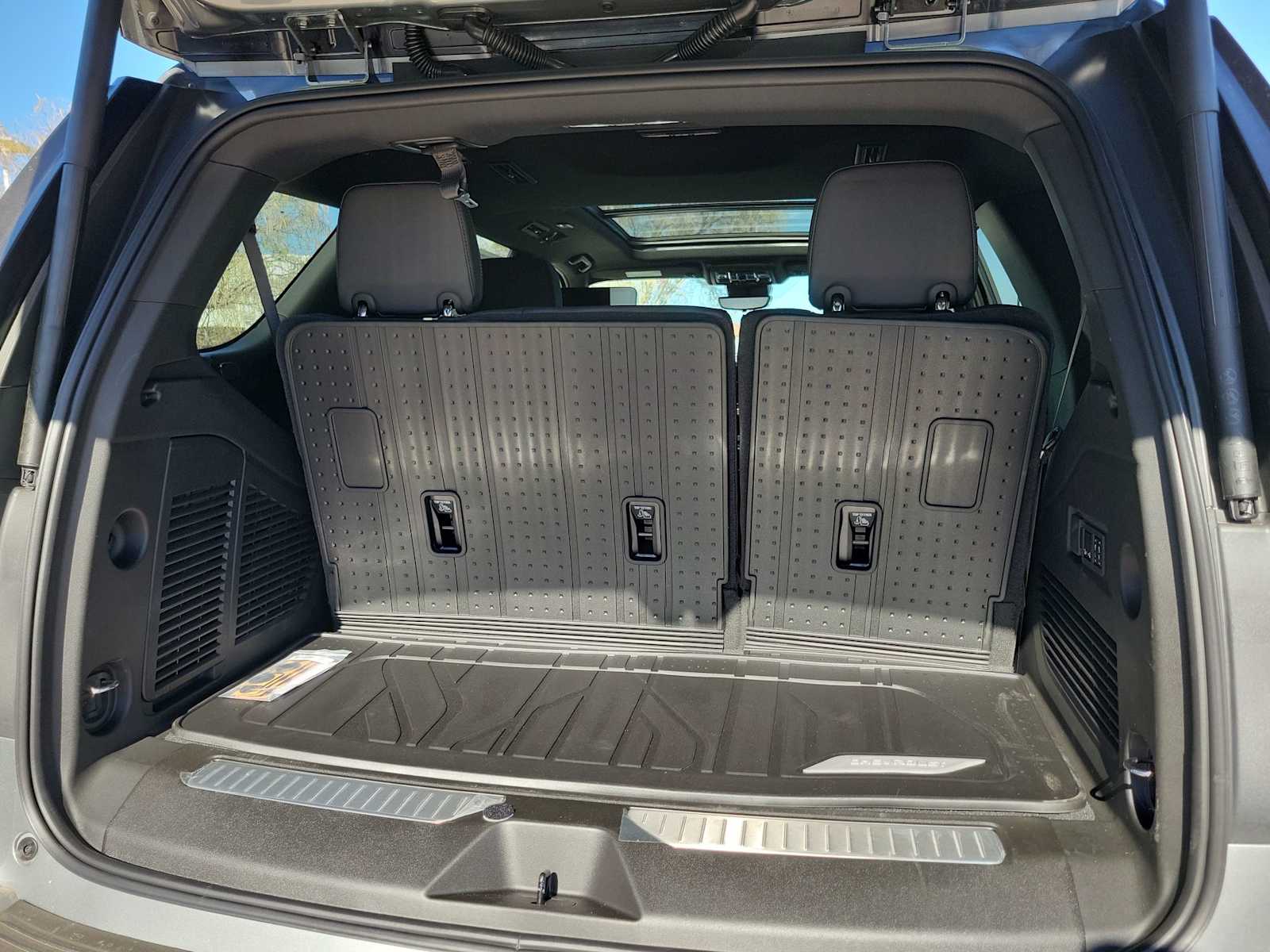 Thumbnail: 2026 Chevrolet Tahoe - 19