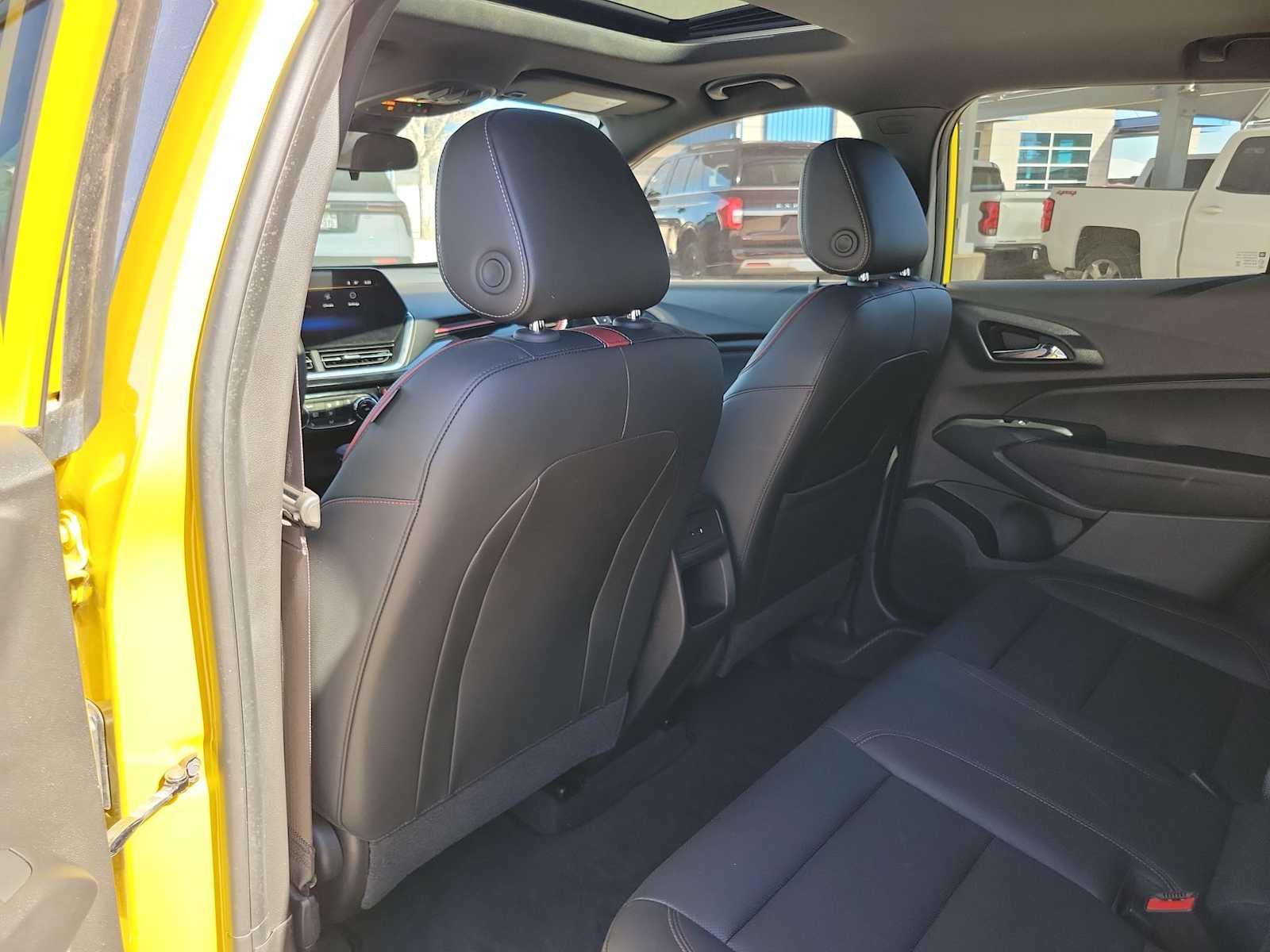 Thumbnail: 2025 Chevrolet Trax - 8