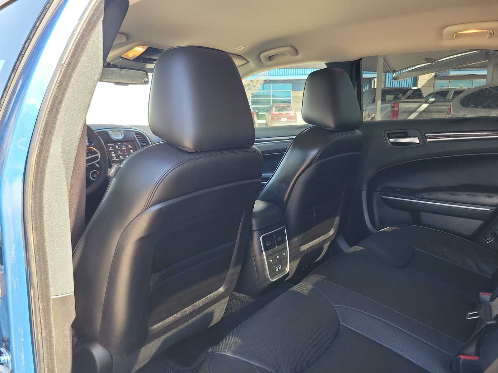 Thumbnail: 2022 Chrysler 300 - 8