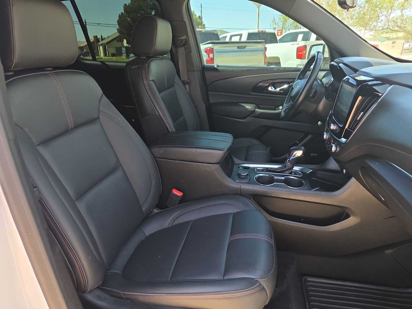 Thumbnail: 2023 Chevrolet Traverse - 18