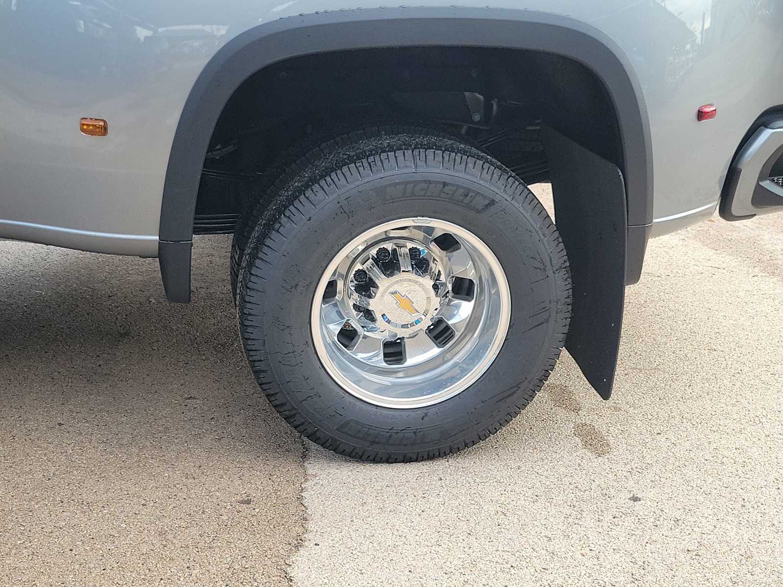 Thumbnail: 2026 Chevrolet Silverado 3500 - 8