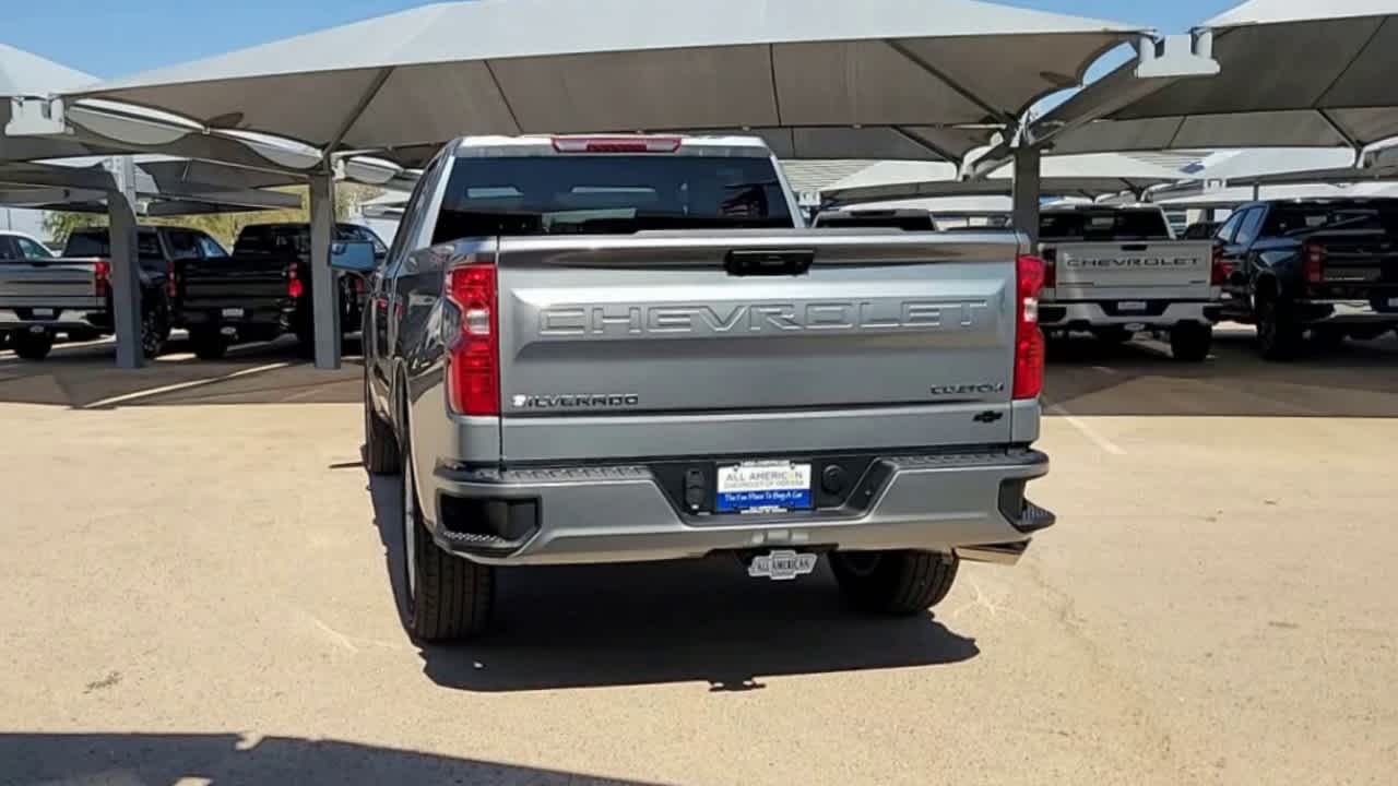 Thumbnail: 2026 Chevrolet Silverado 1500 - 8
