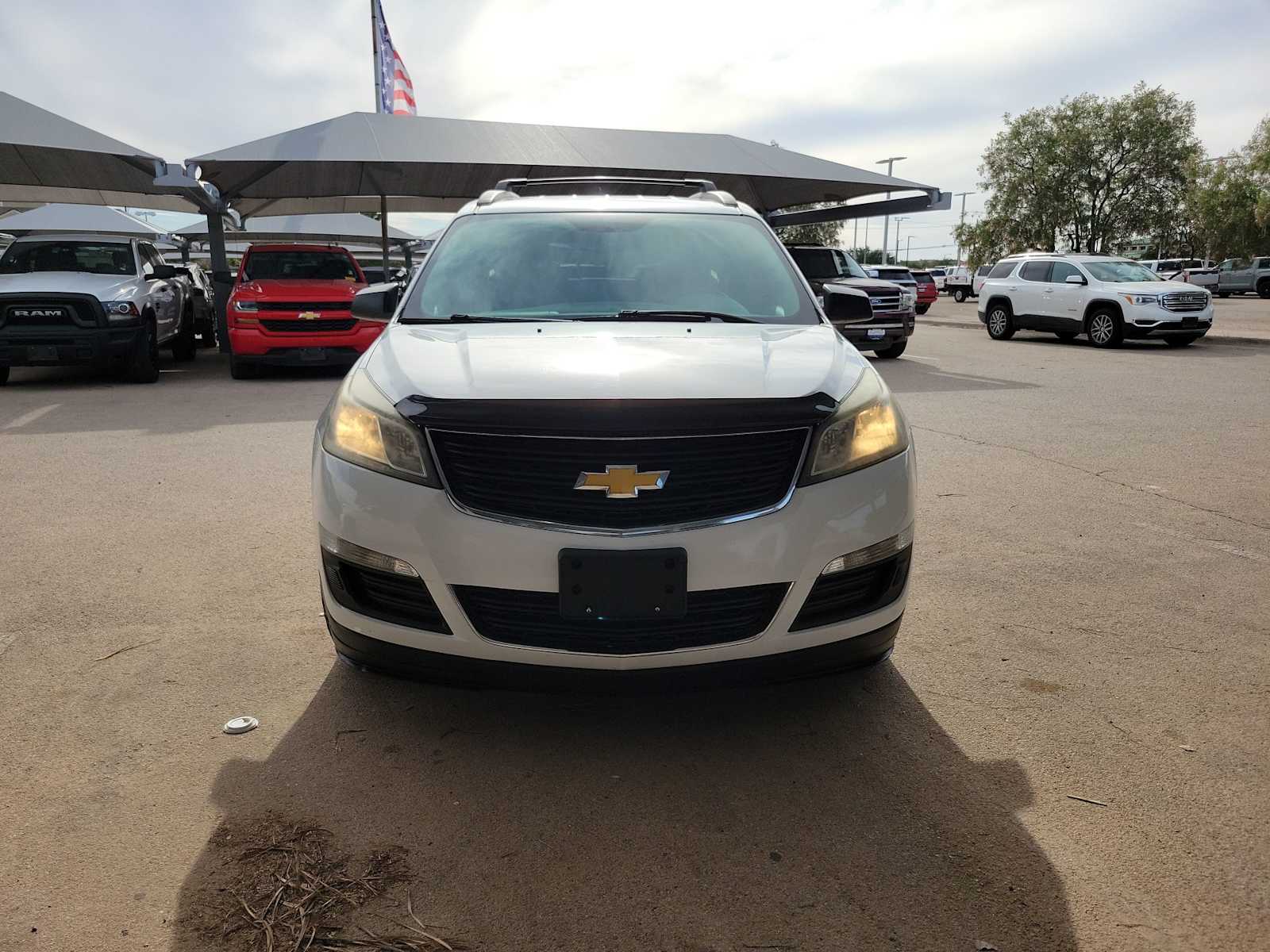 Thumbnail: 2017 Chevrolet Traverse - 3