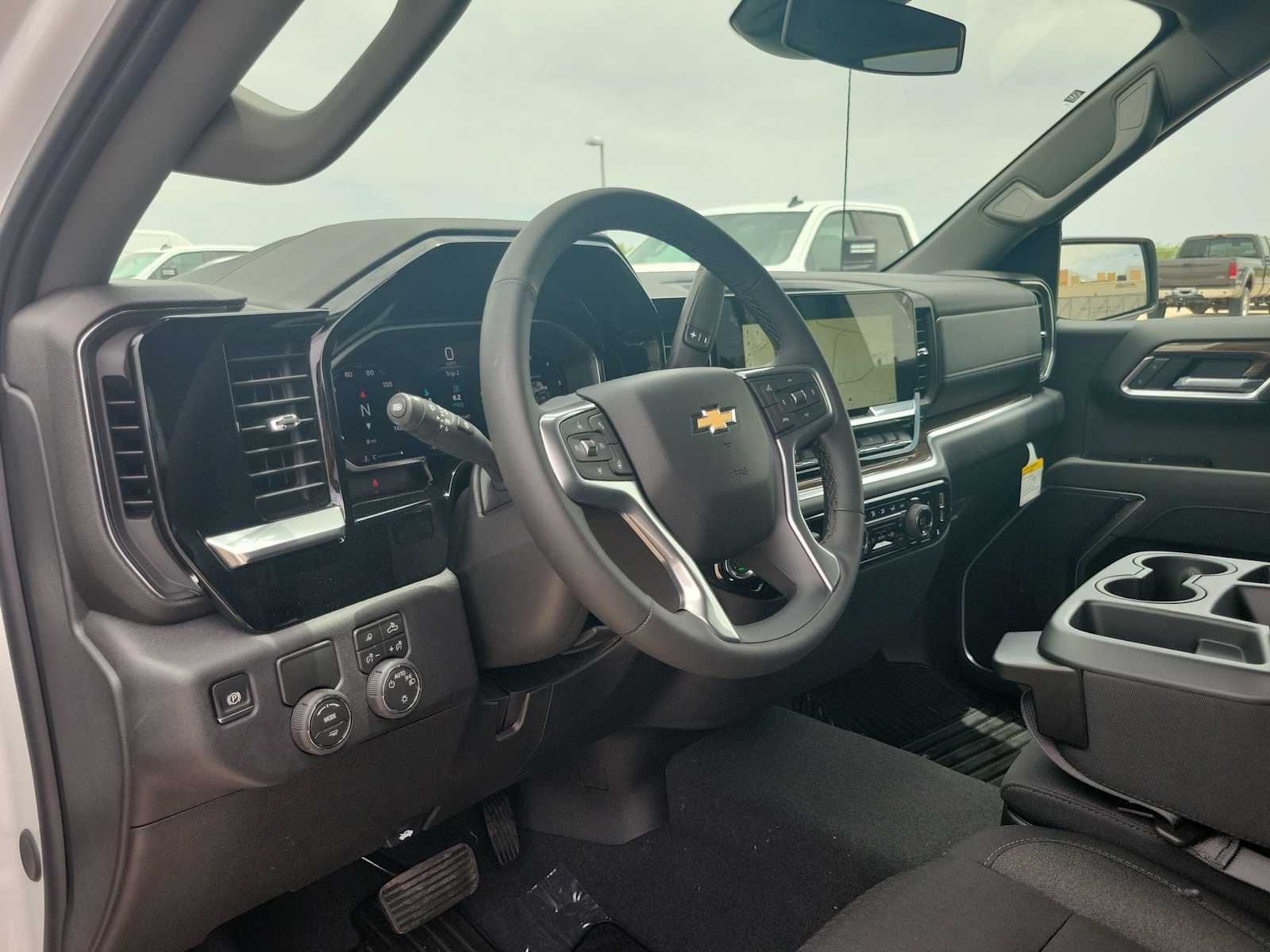 Thumbnail: 2026 Chevrolet Silverado 1500 - 10
