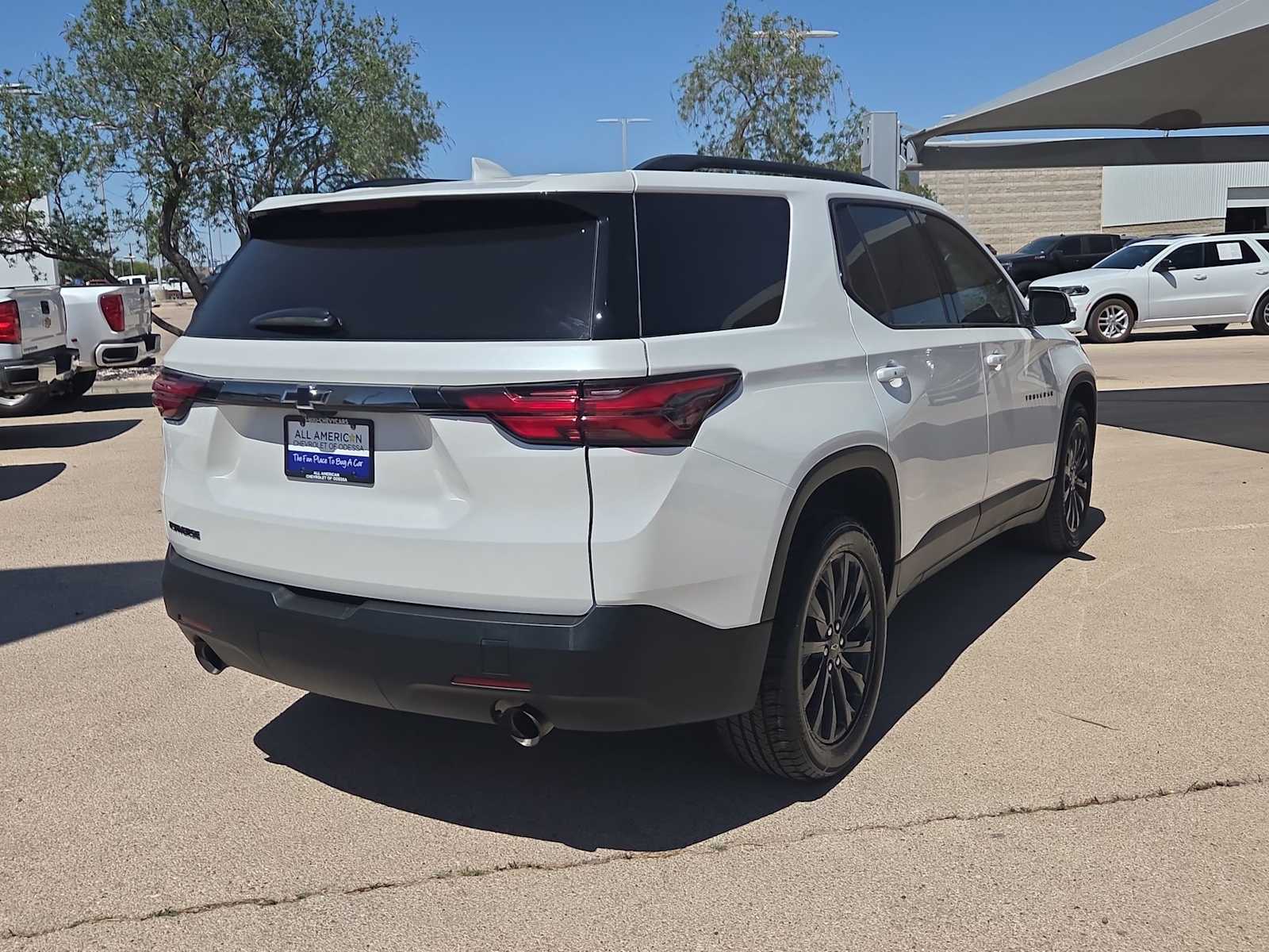 Thumbnail: 2023 Chevrolet Traverse - 8