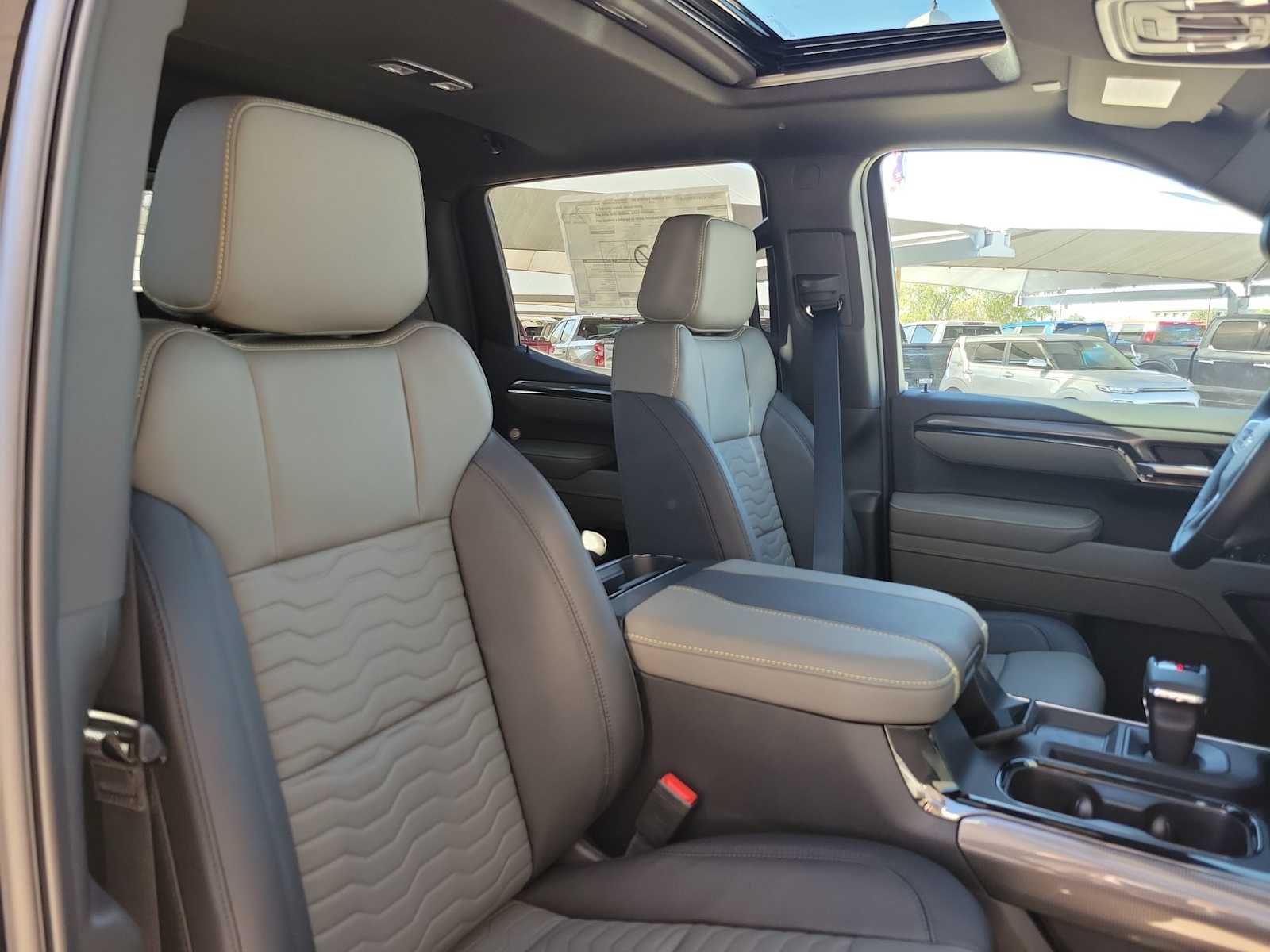 Thumbnail: 2026 Chevrolet Silverado 1500 - 14