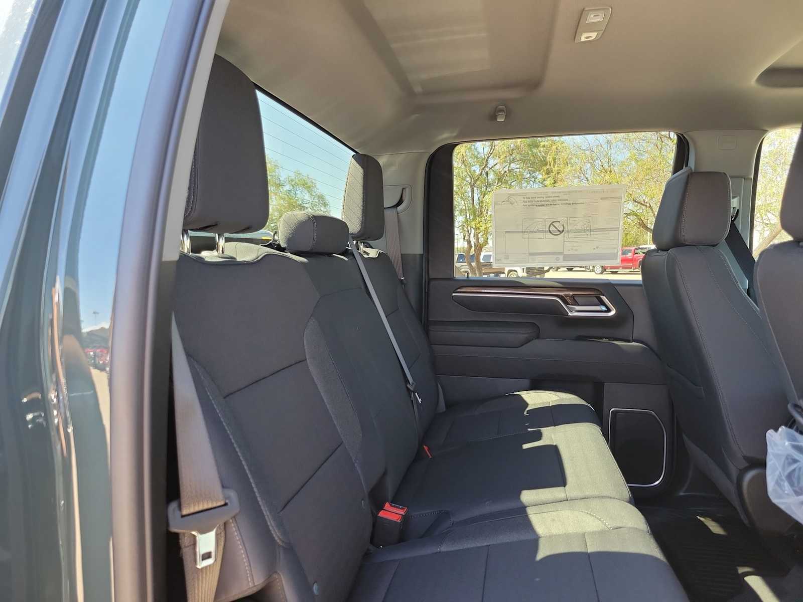 Thumbnail: 2026 Chevrolet Silverado 3500 - 13