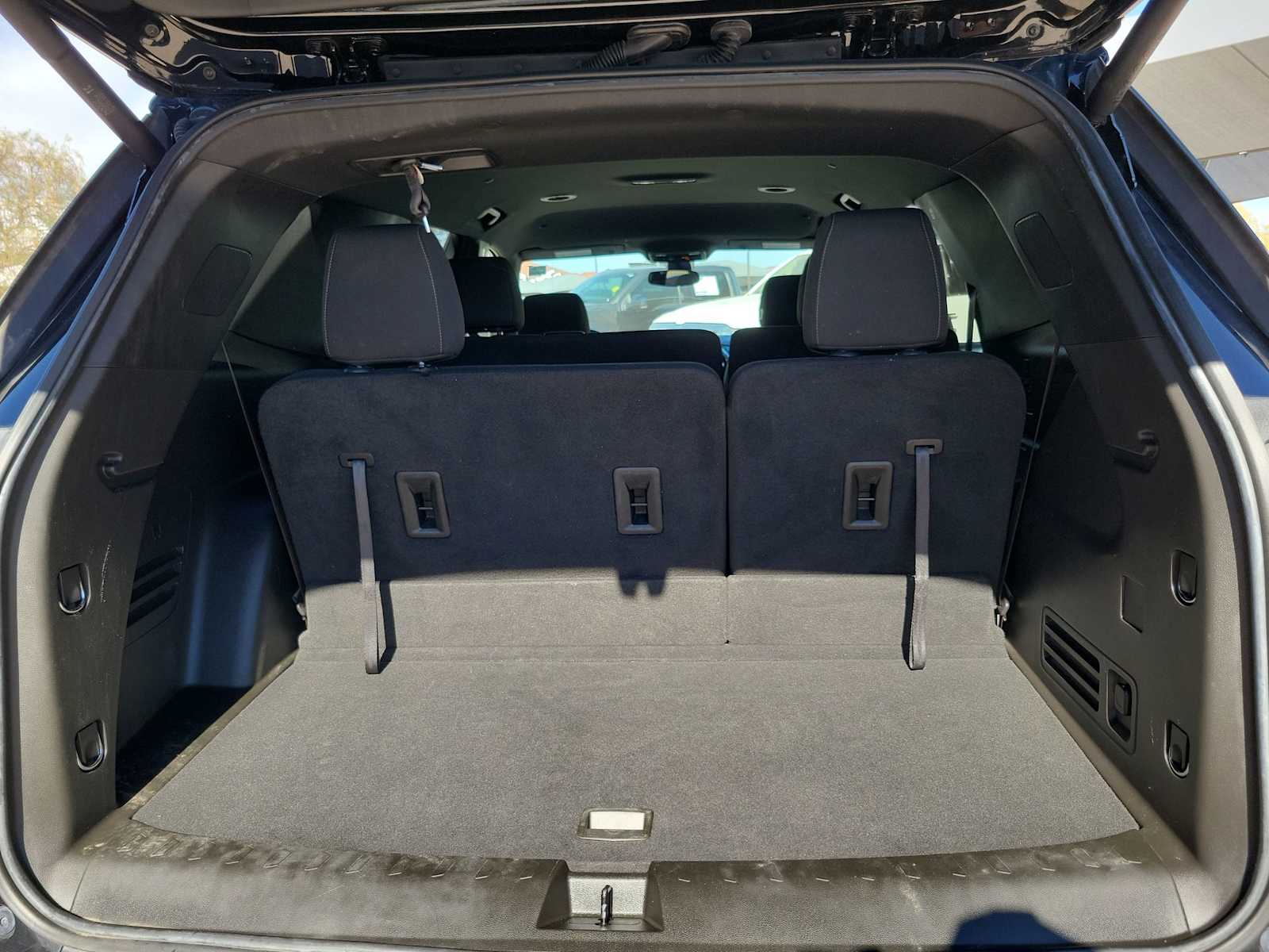 Thumbnail: 2022 Chevrolet Traverse - 19