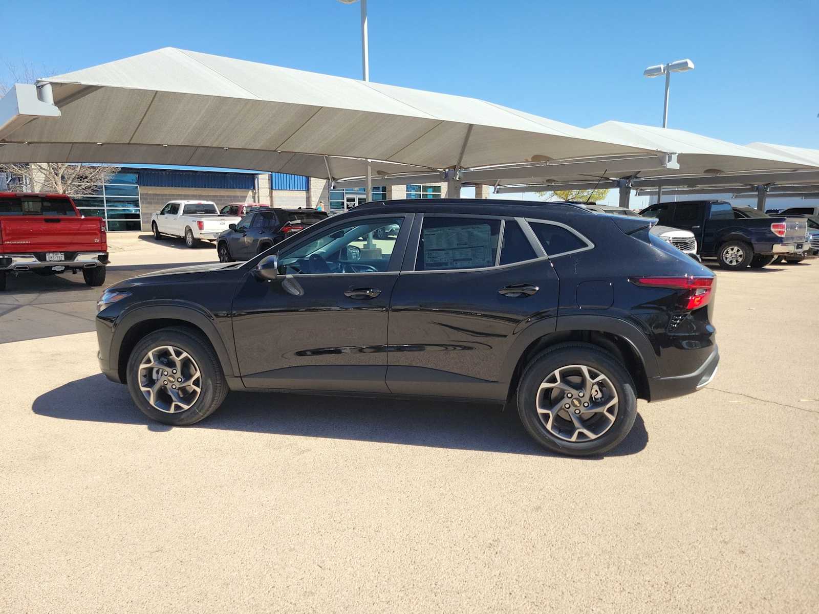 Thumbnail: 2026 Chevrolet Trax - 5