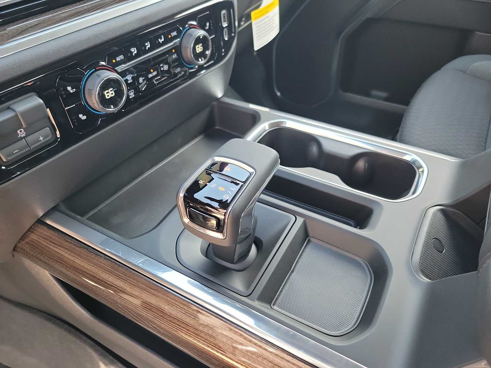 Thumbnail: 2026 Chevrolet Silverado 1500 - 17