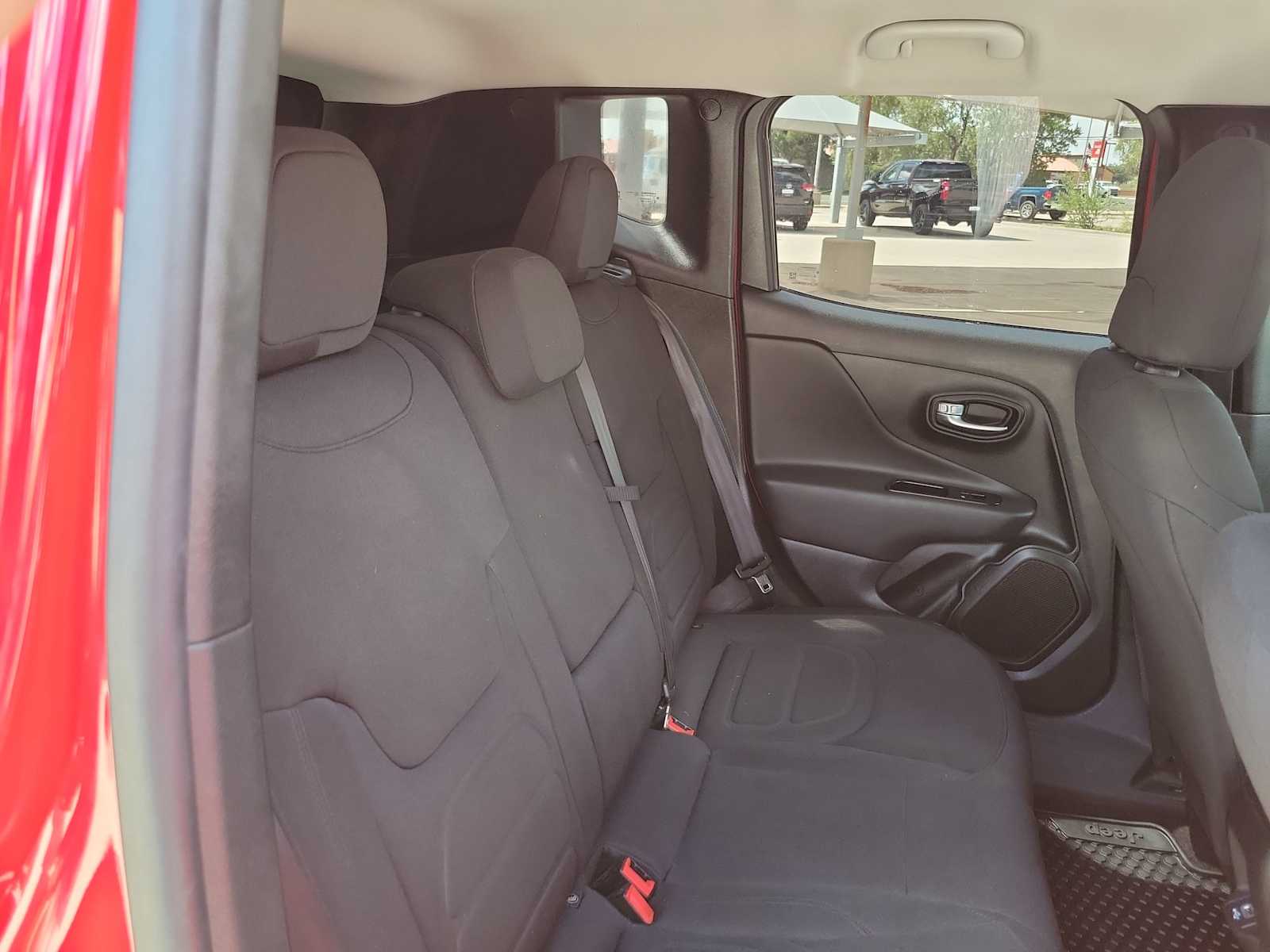 Thumbnail: 2022 Jeep Renegade - 13