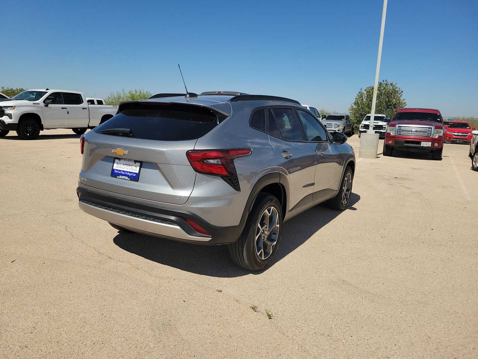 Thumbnail: 2025 Chevrolet Trax - 8