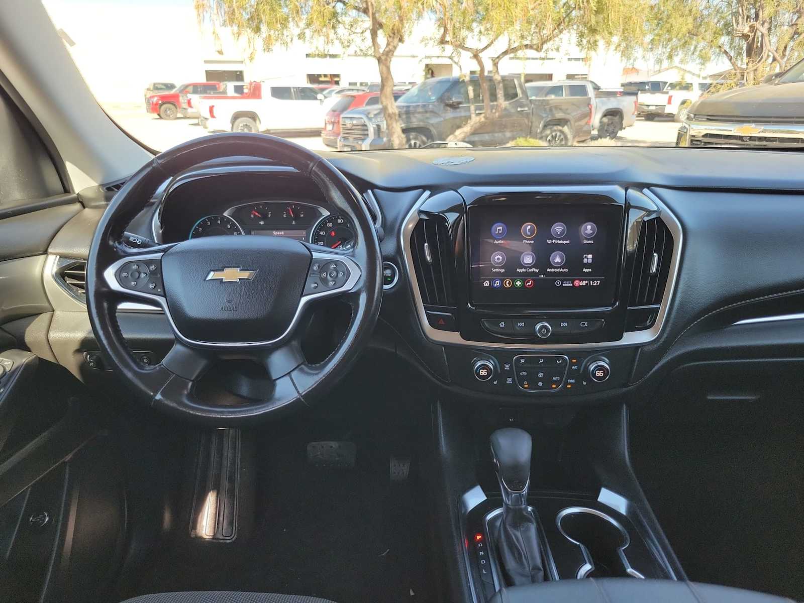 Thumbnail: 2021 Chevrolet Traverse - 10