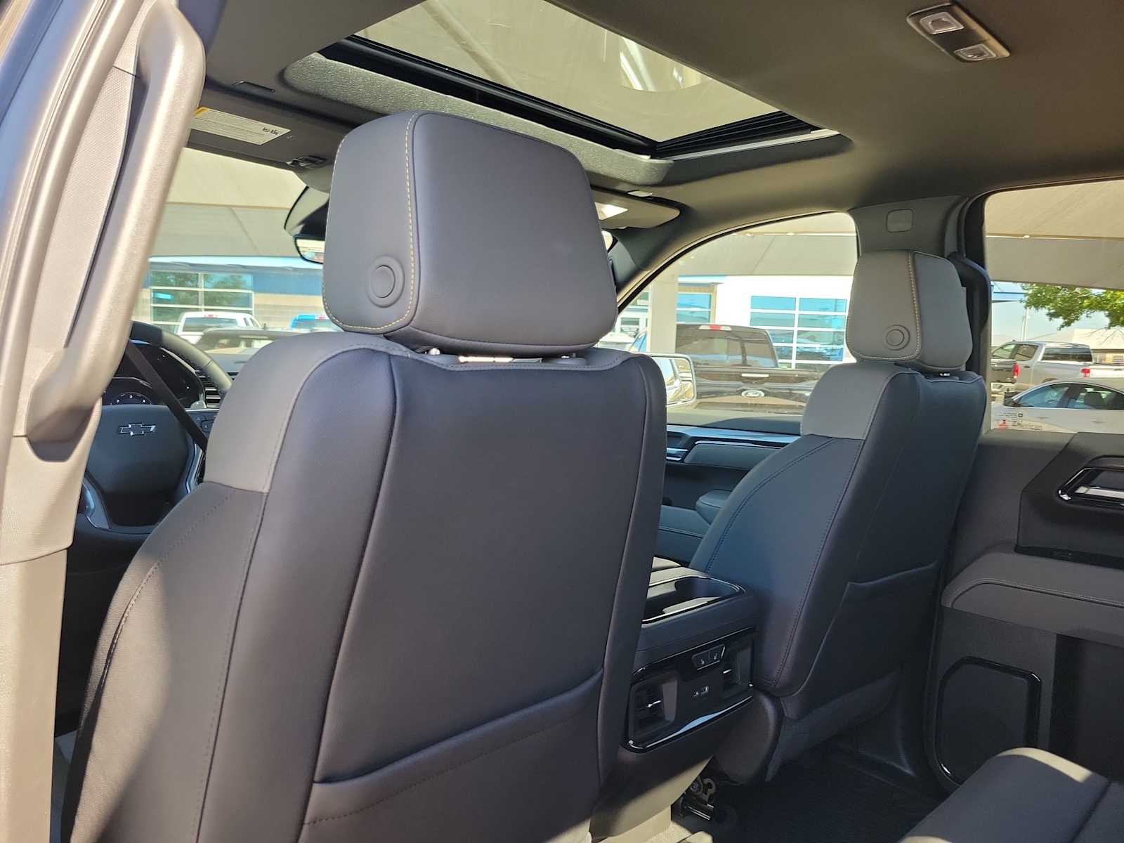 Thumbnail: 2026 Chevrolet Silverado 1500 - 12