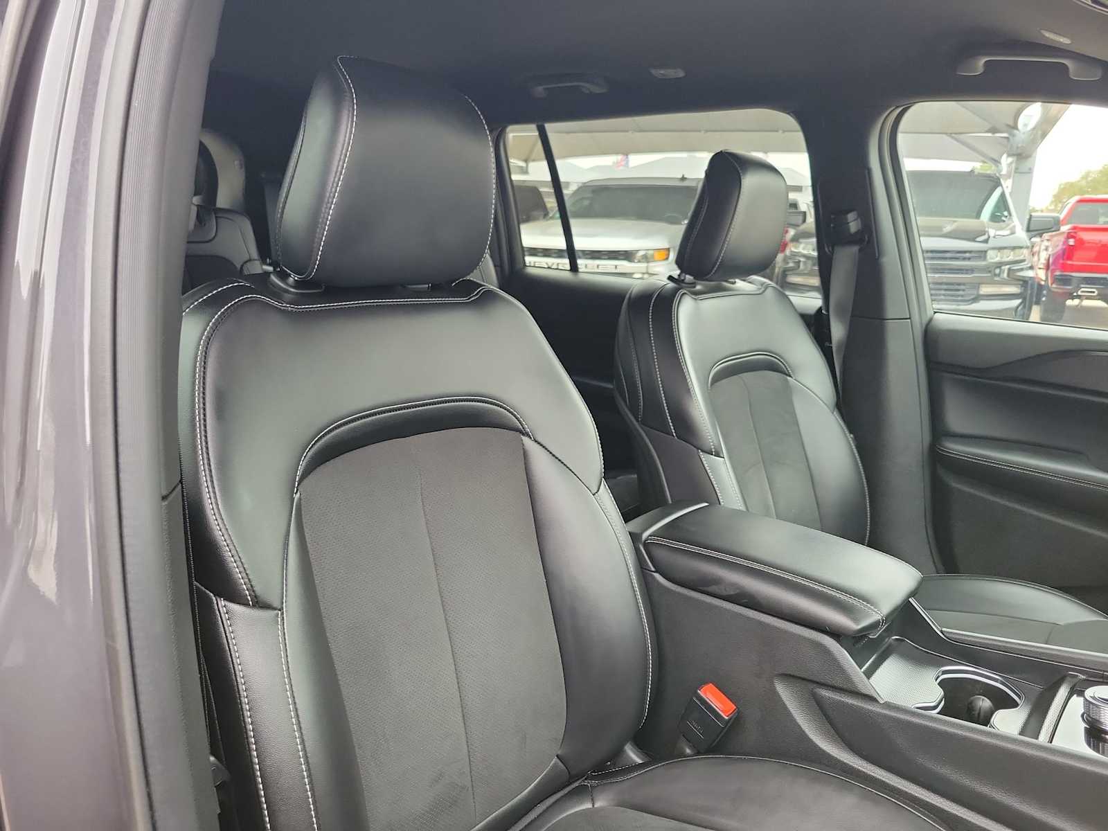 Thumbnail: 2025 Jeep Grand Cherokee L - 14