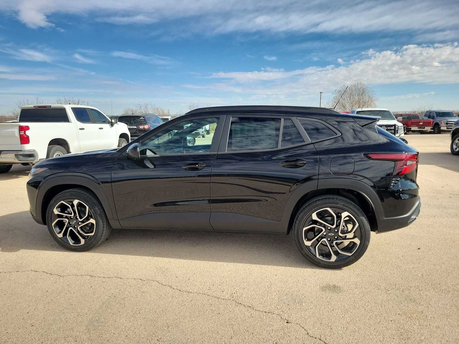 Thumbnail: 2026 Chevrolet Trax - 3