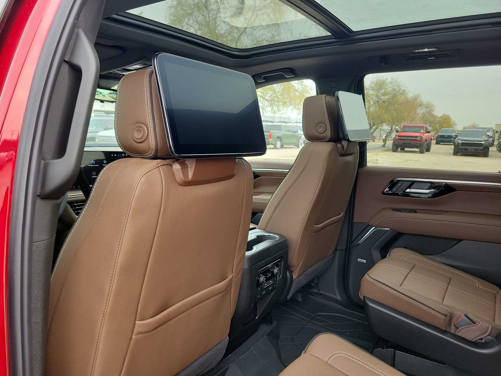 Thumbnail: 2026 Chevrolet Tahoe - 12