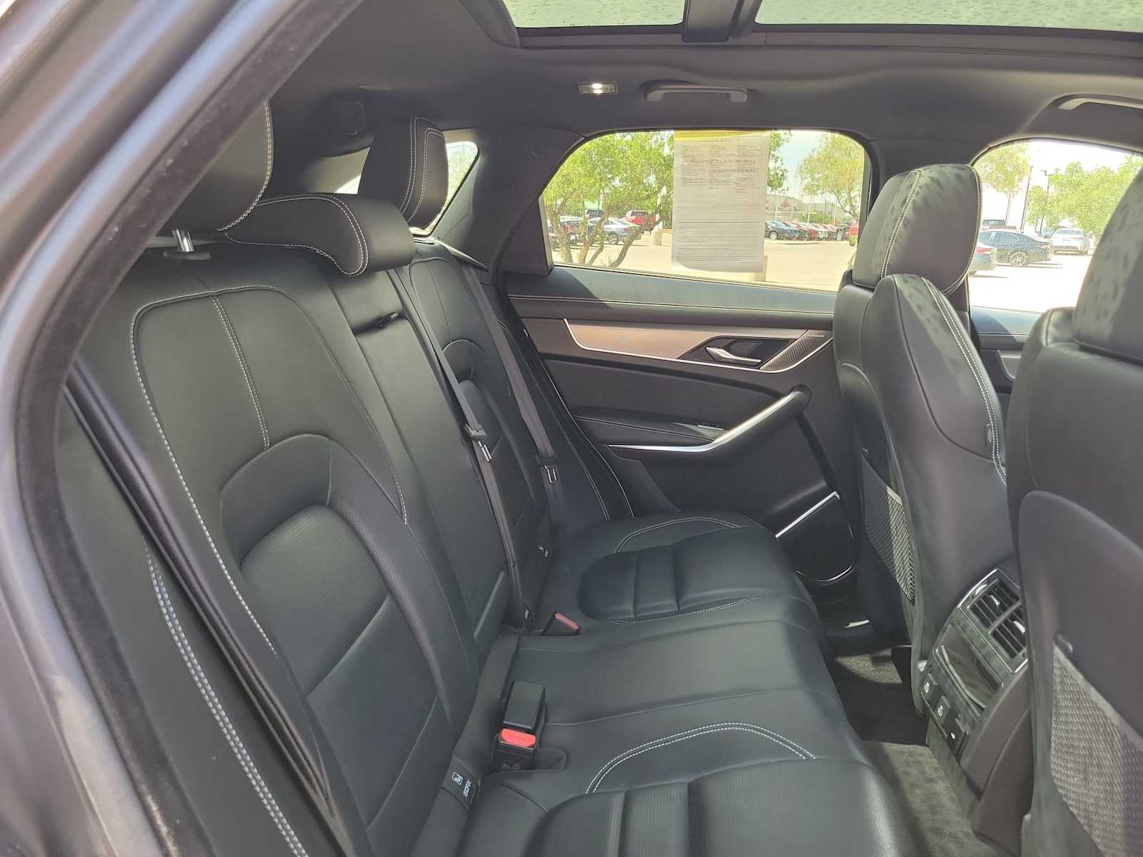 Thumbnail: 2024 Jaguar F-Pace - 17