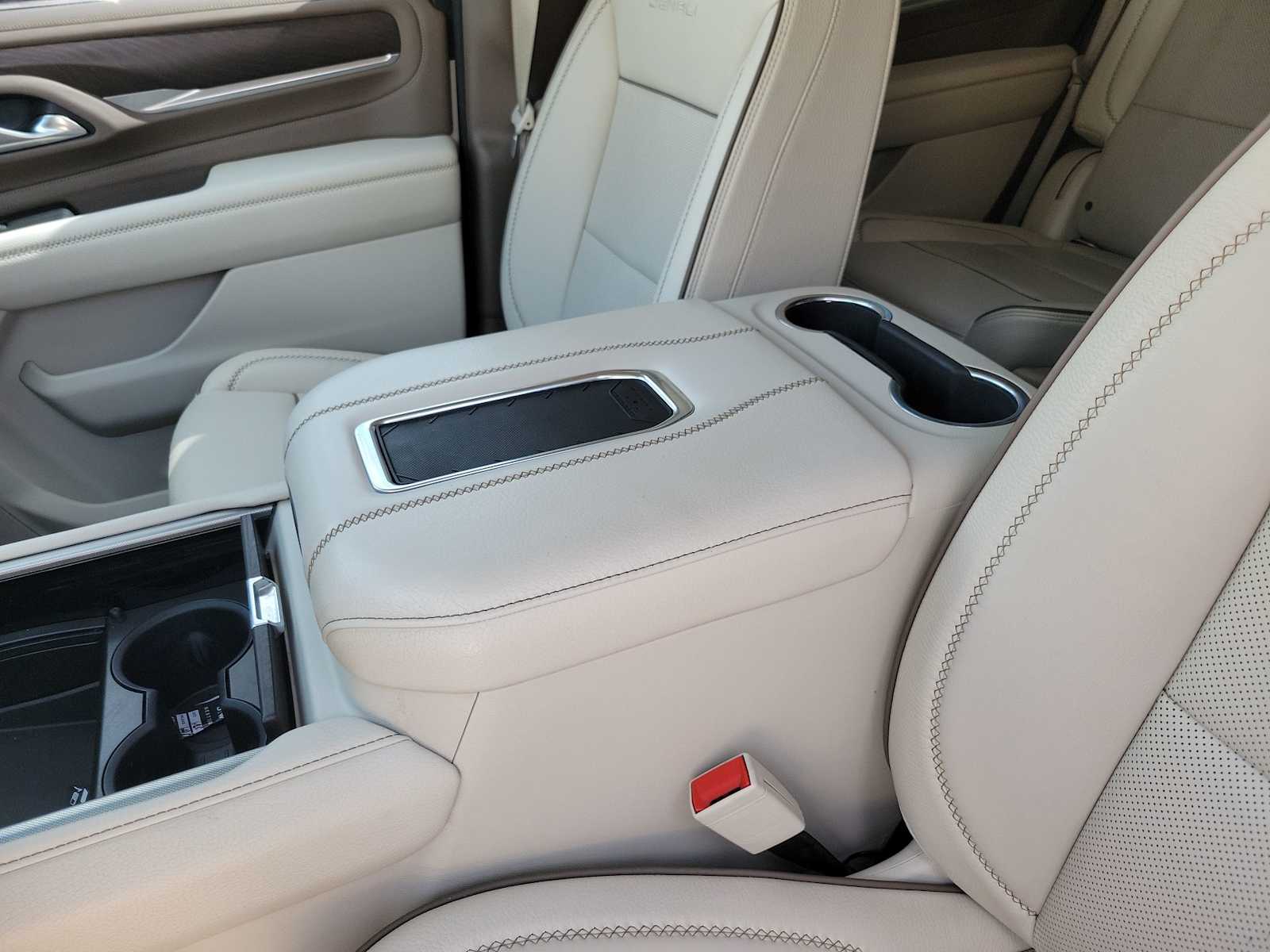 Thumbnail: 2022 GMC Yukon - 16