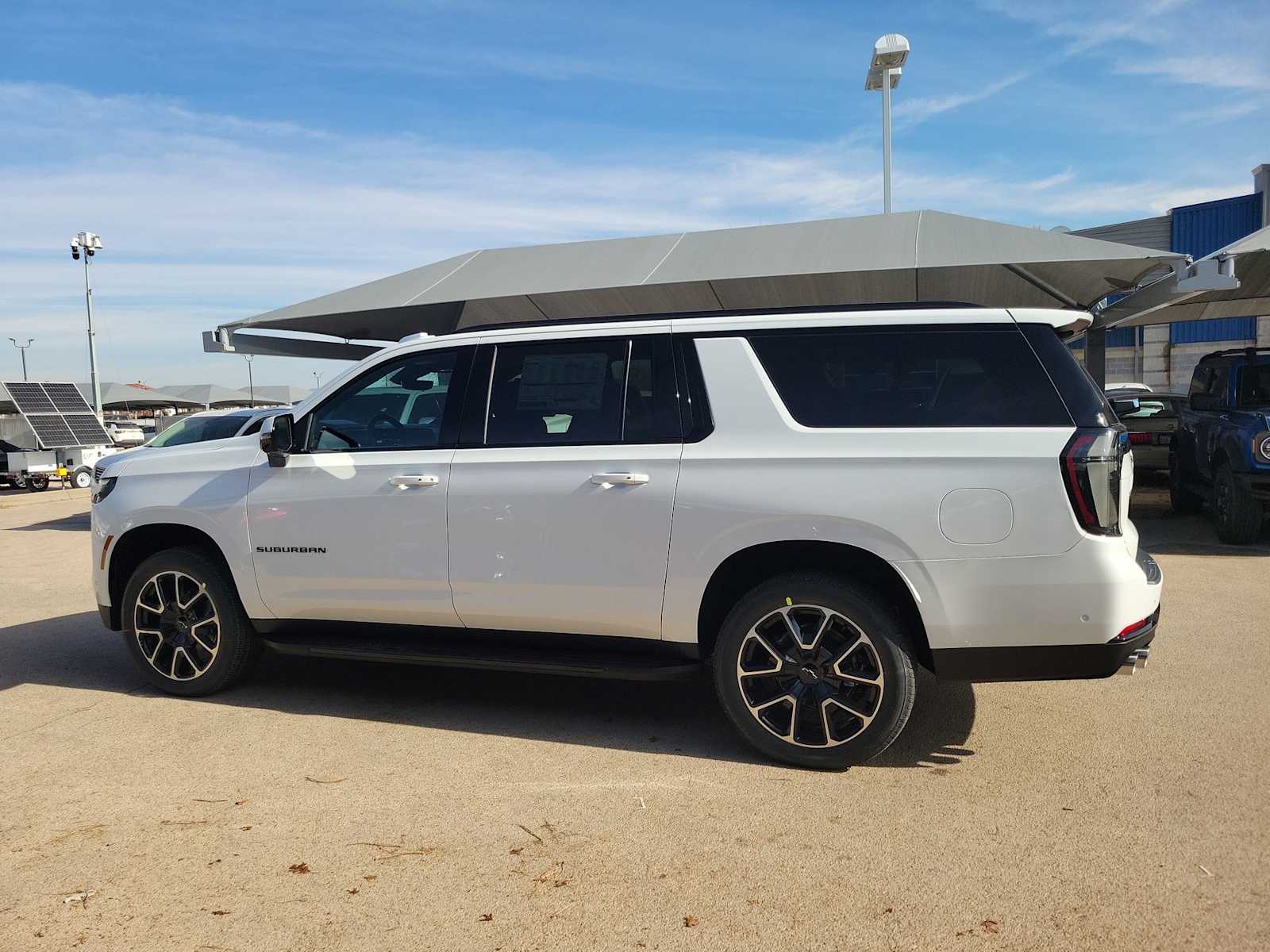 Thumbnail: 2026 Chevrolet Suburban - 3