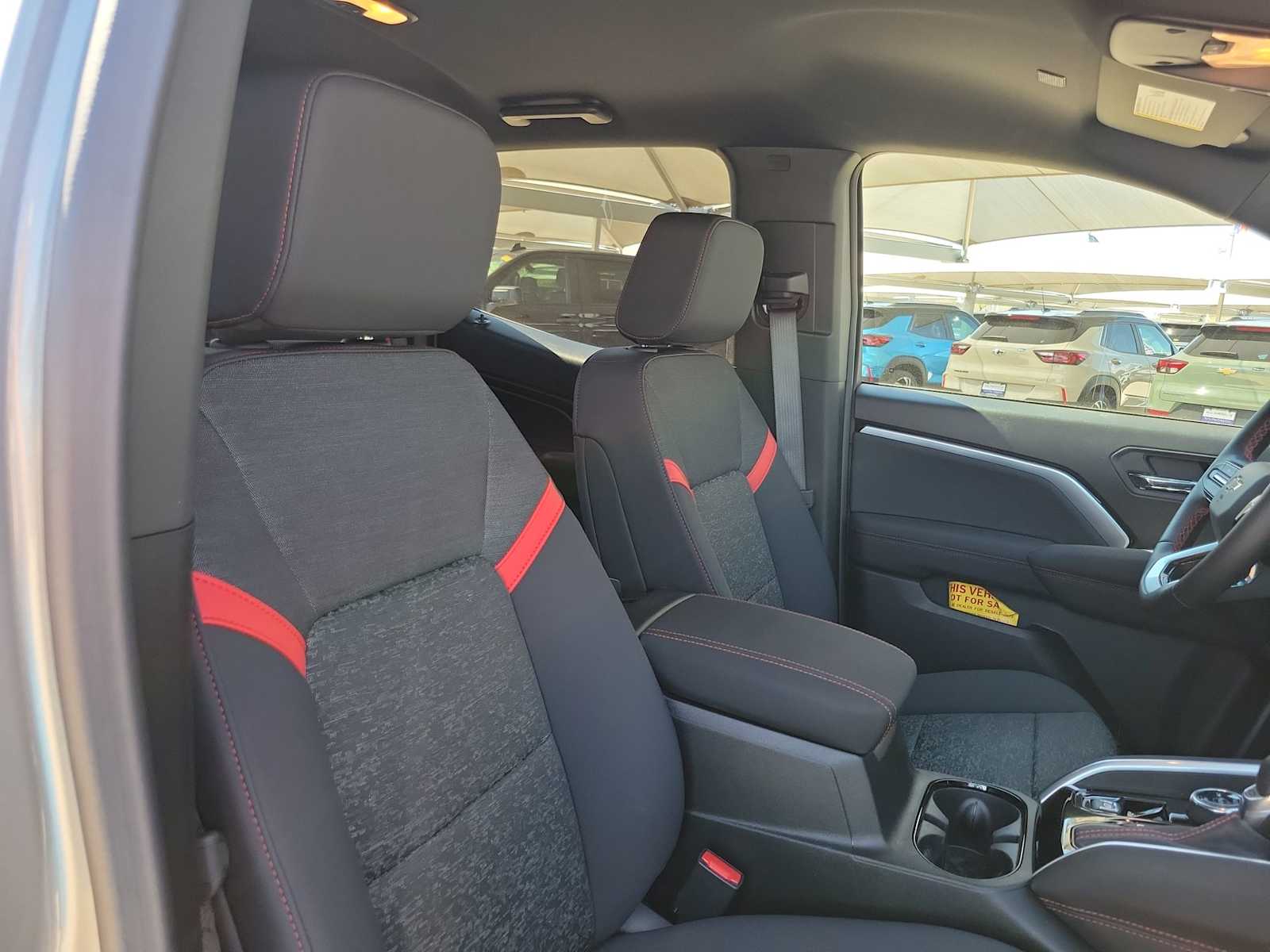 Thumbnail: 2026 Chevrolet Colorado - 18