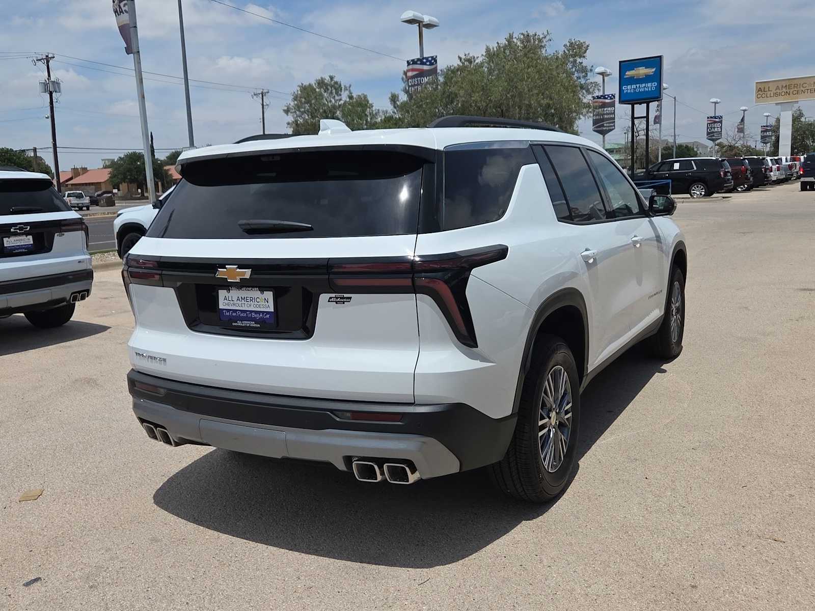 Thumbnail: 2026 Chevrolet Traverse - 8