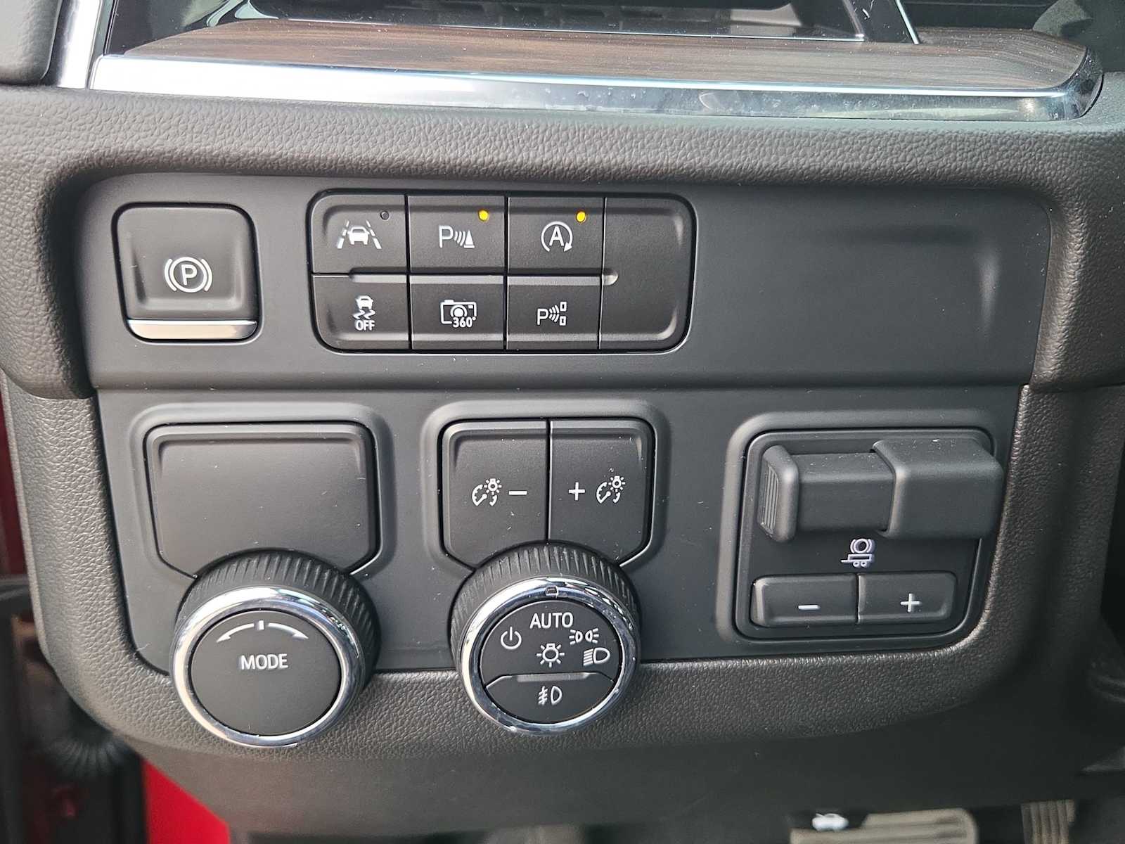 Thumbnail: 2025 Chevrolet Tahoe - 19