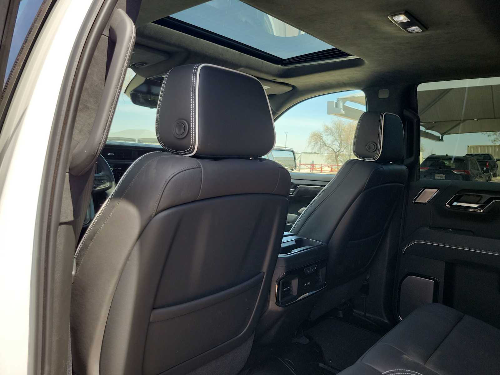 Thumbnail: 2024 GMC Sierra 1500 - 16