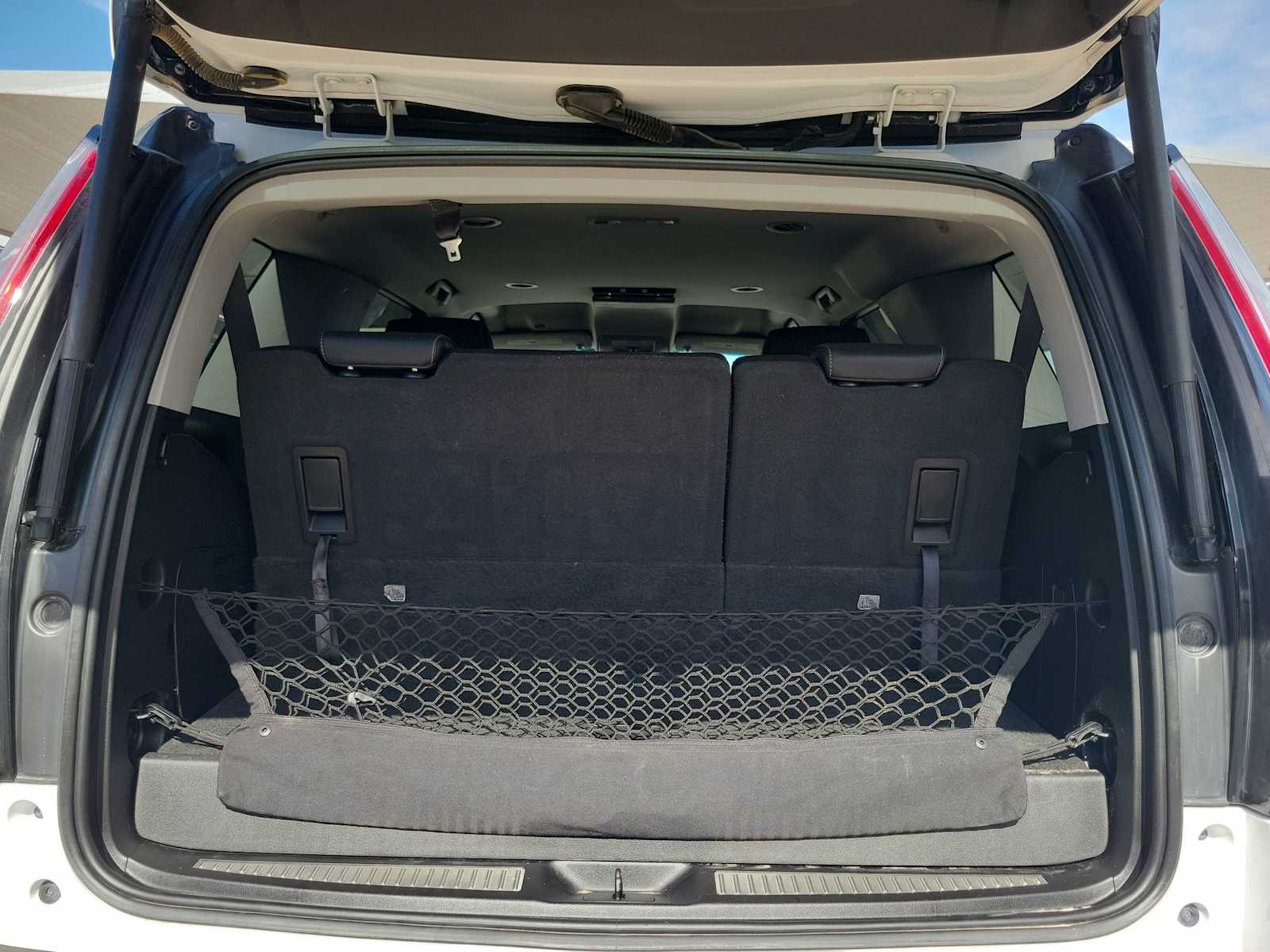 Thumbnail: 2020 Chevrolet Tahoe - 23