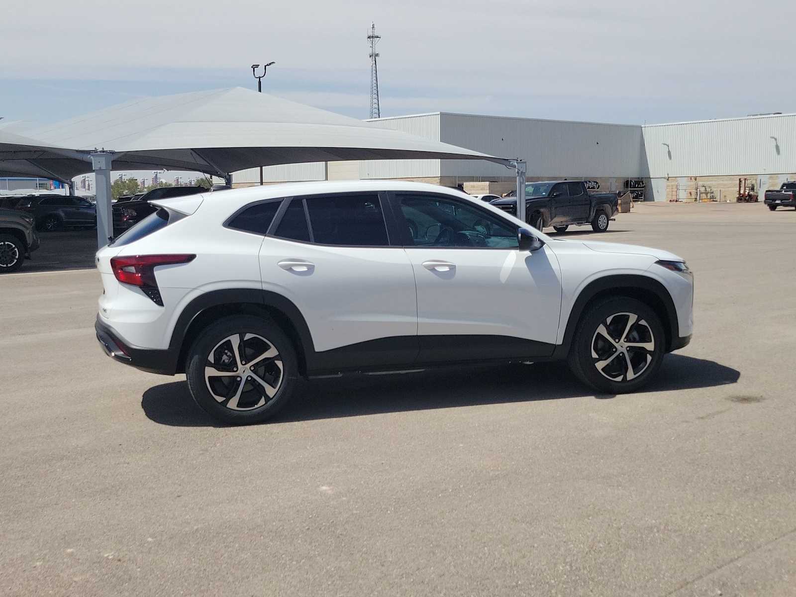 Thumbnail: 2026 Chevrolet Trax - 9