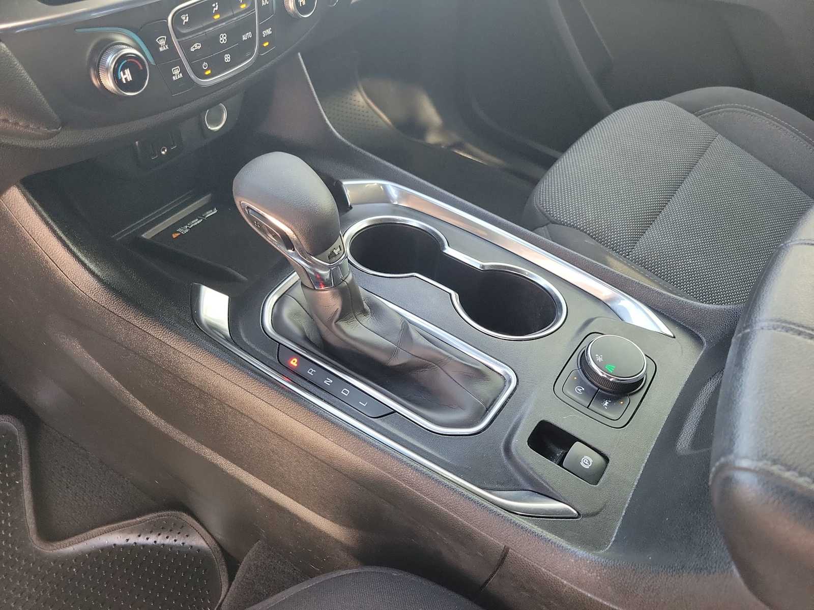 Thumbnail: 2023 Chevrolet Traverse - 17