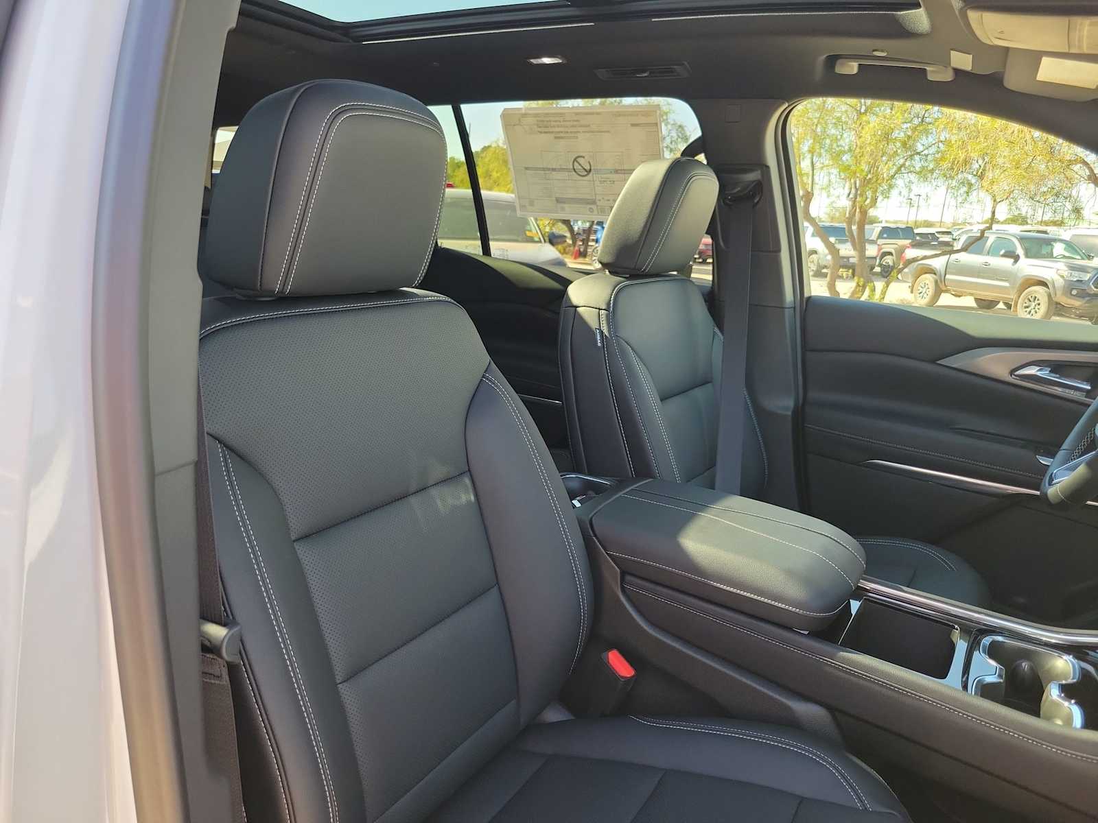 Thumbnail: 2026 Chevrolet Traverse - 14