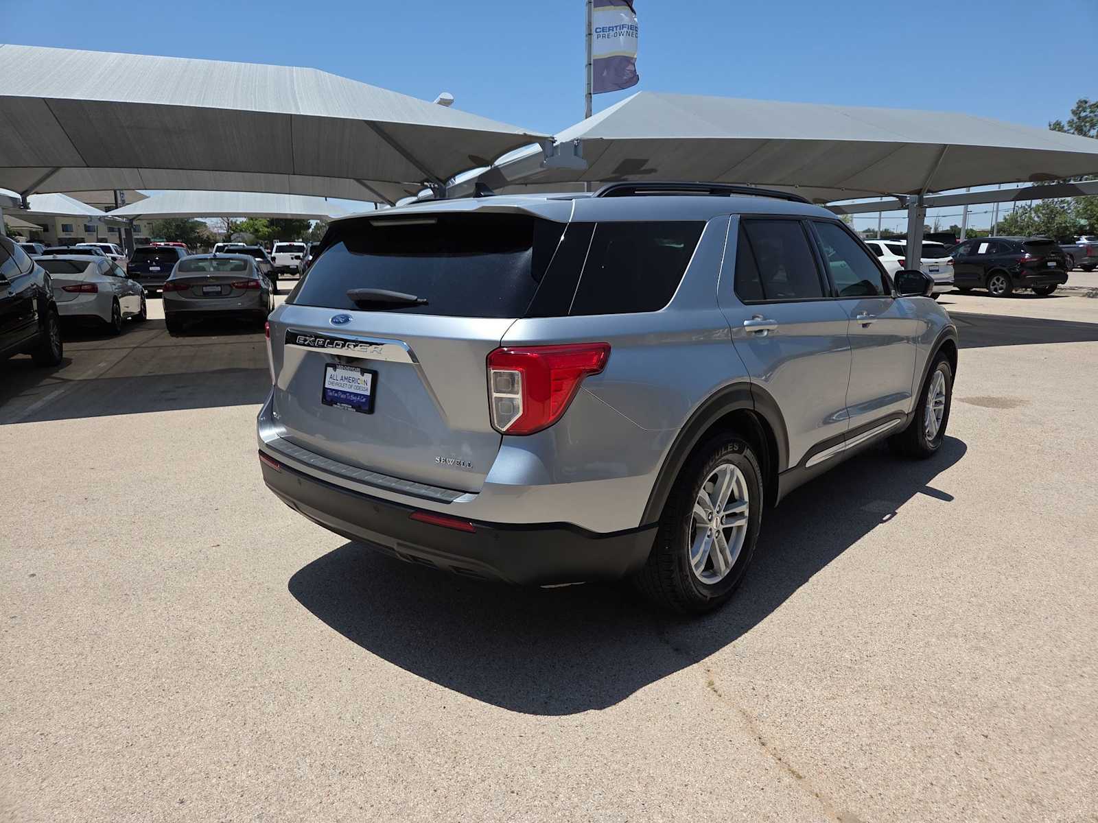 Thumbnail: 2021 Ford Explorer - 8