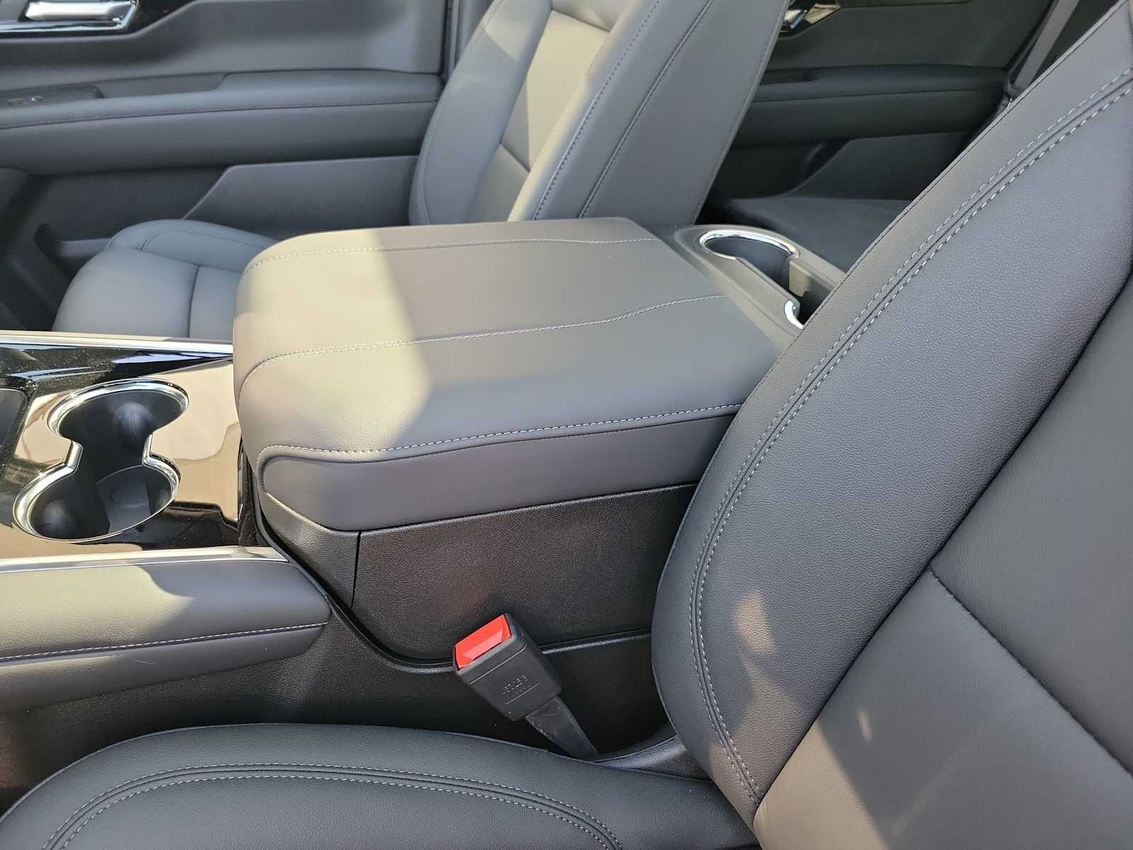 Thumbnail: 2026 Chevrolet Suburban - 16