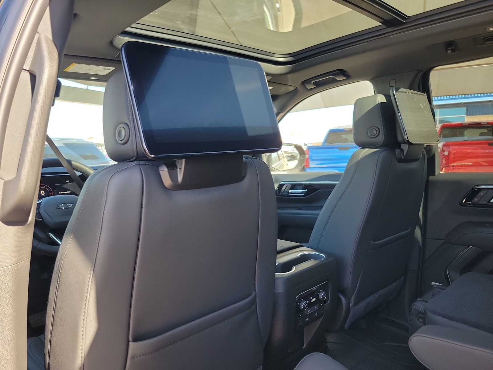 Thumbnail: 2026 Chevrolet Suburban - 12