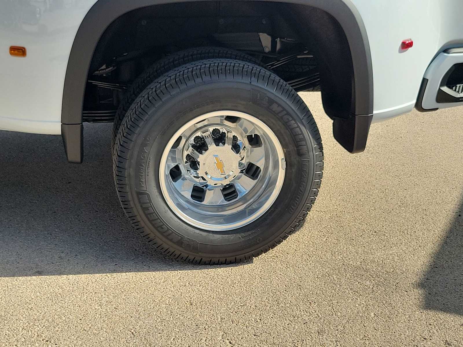 Thumbnail: 2026 Chevrolet Silverado 3500 - 8