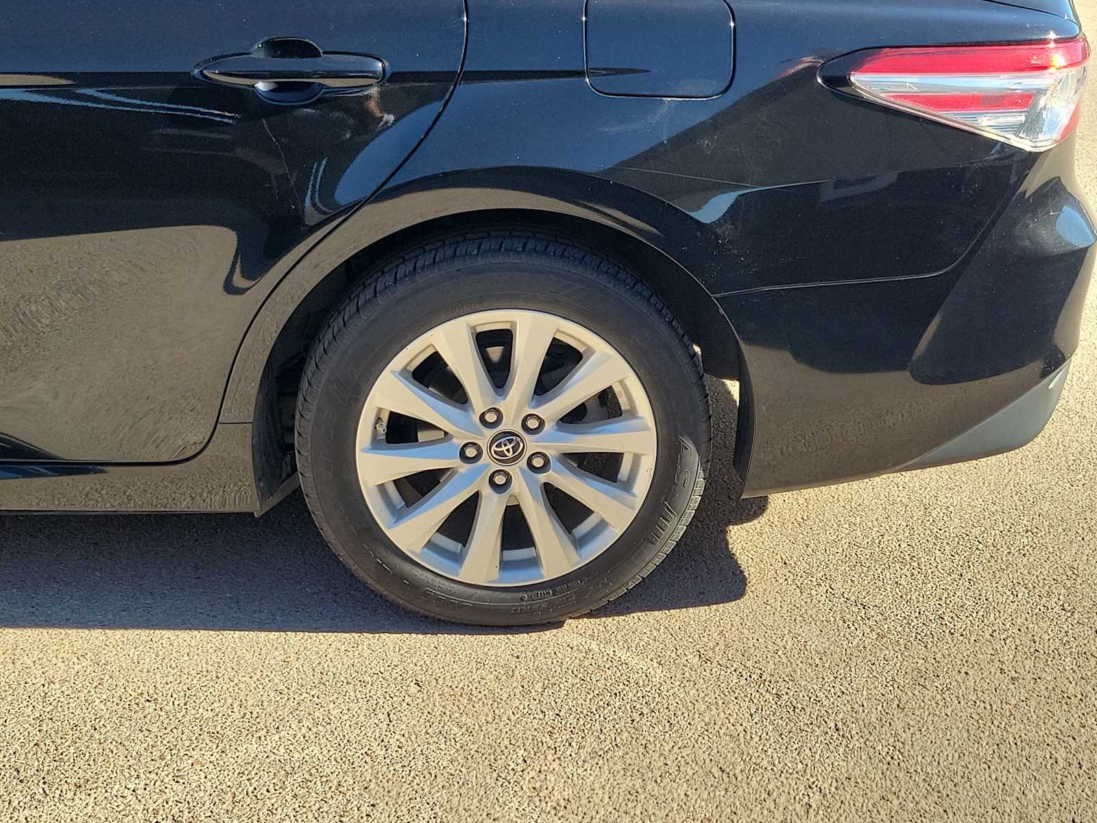 Thumbnail: 2018 Toyota Camry - 8