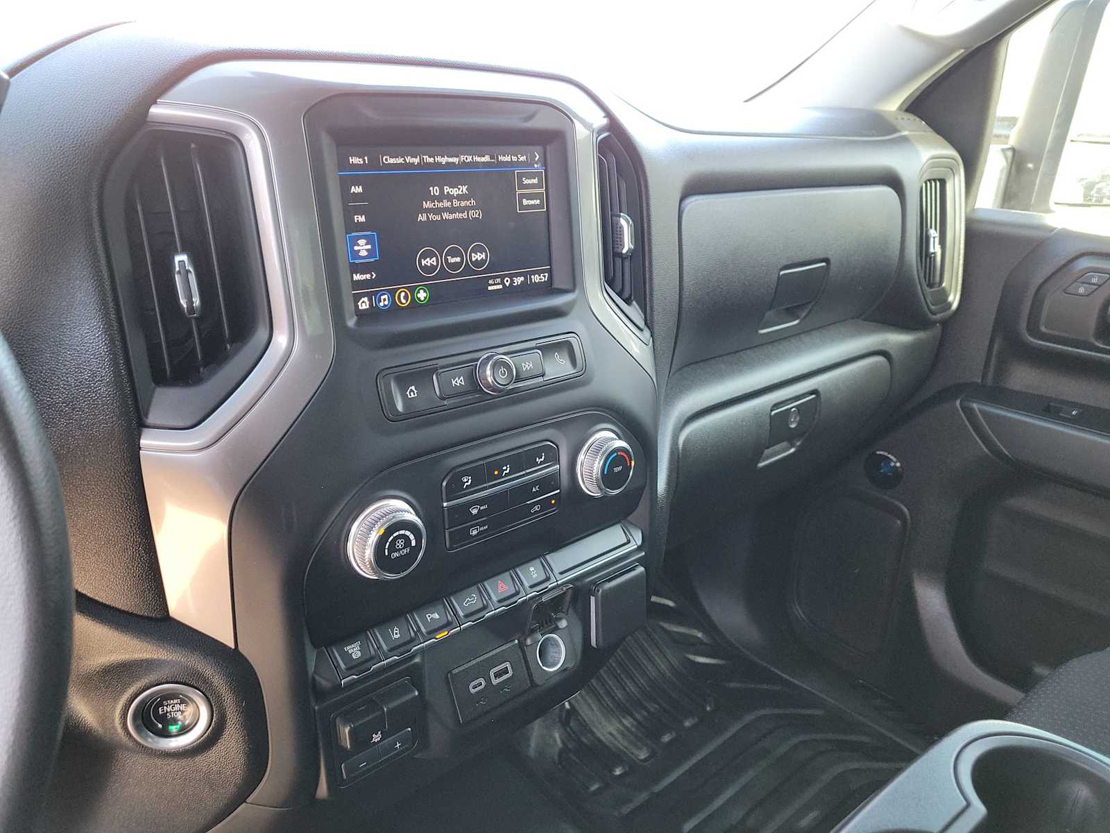 Thumbnail: 2024 GMC Sierra 3500 - 21