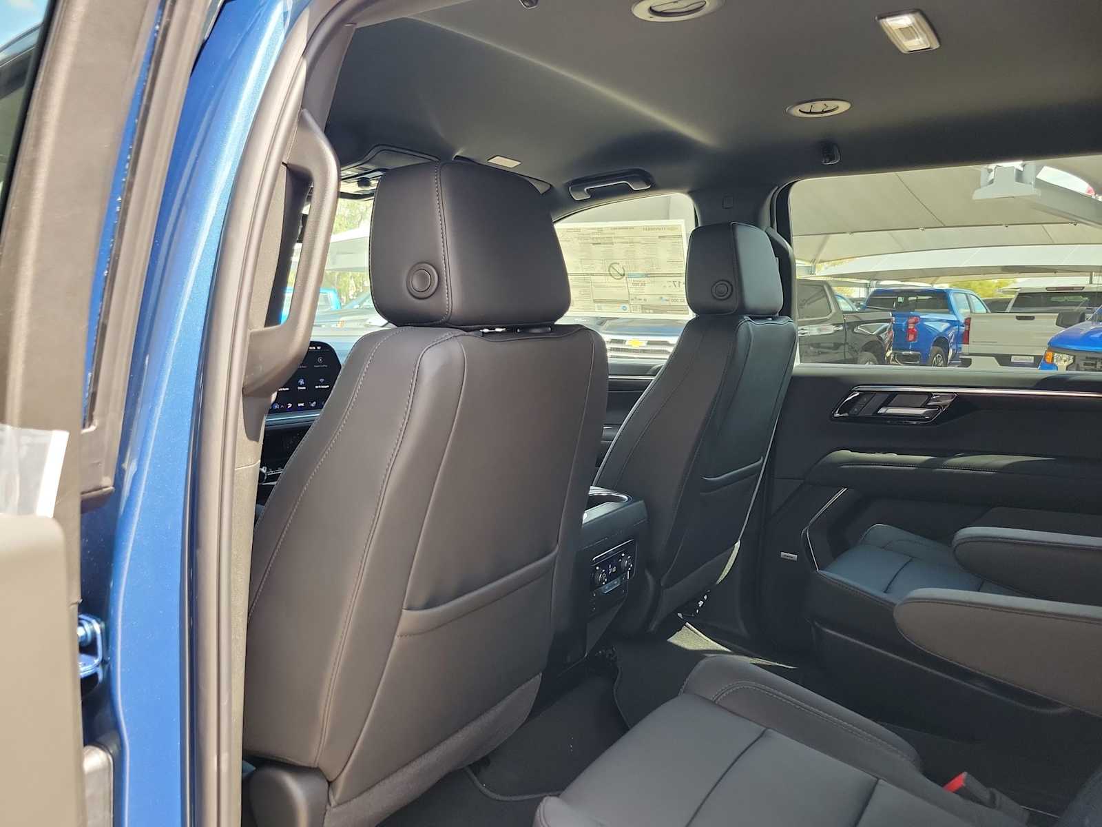 Thumbnail: 2026 Chevrolet Suburban - 12