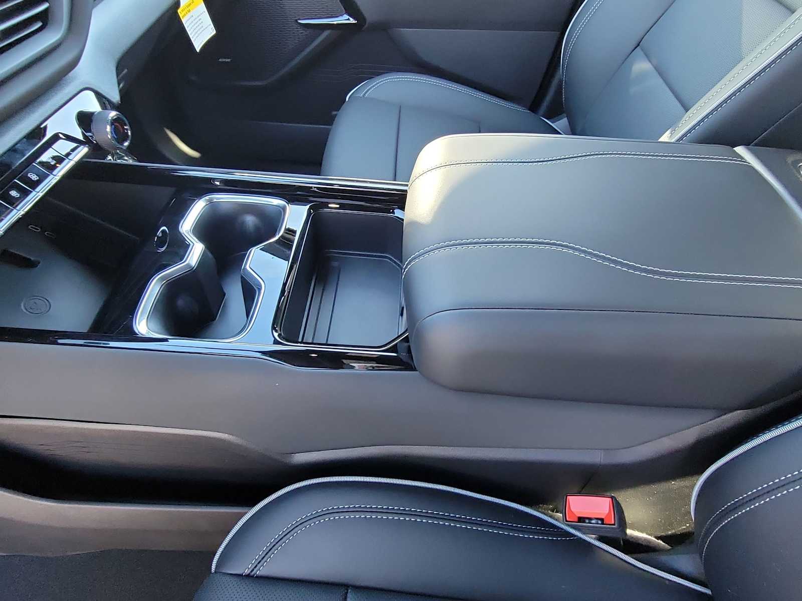 Thumbnail: 2025 Chevrolet Silverado EV - 16