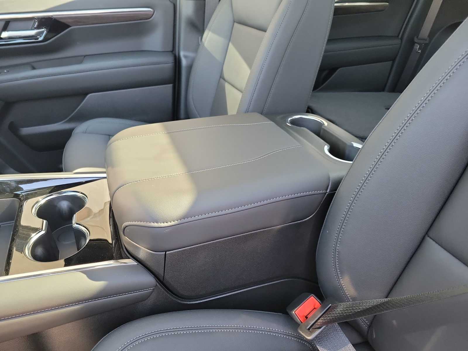 Thumbnail: 2026 Chevrolet Suburban - 16