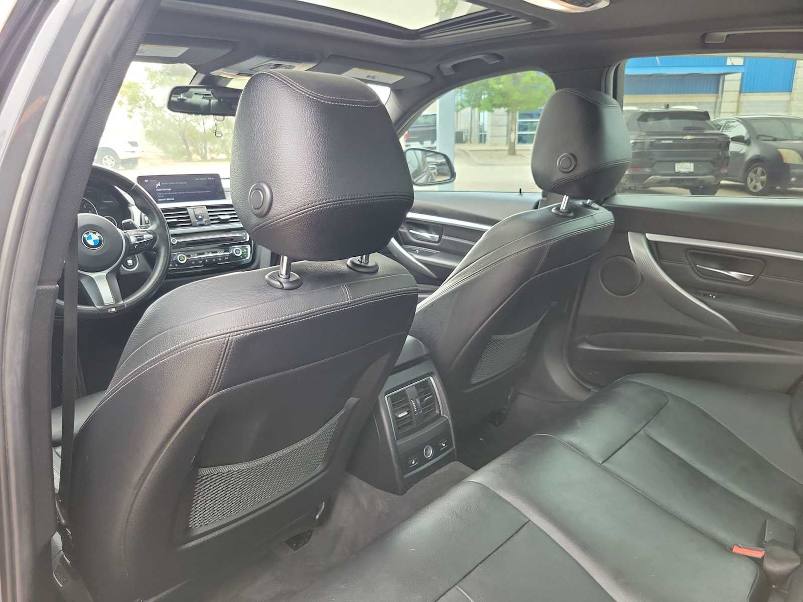 2018 BMW 3 Series 330i 12