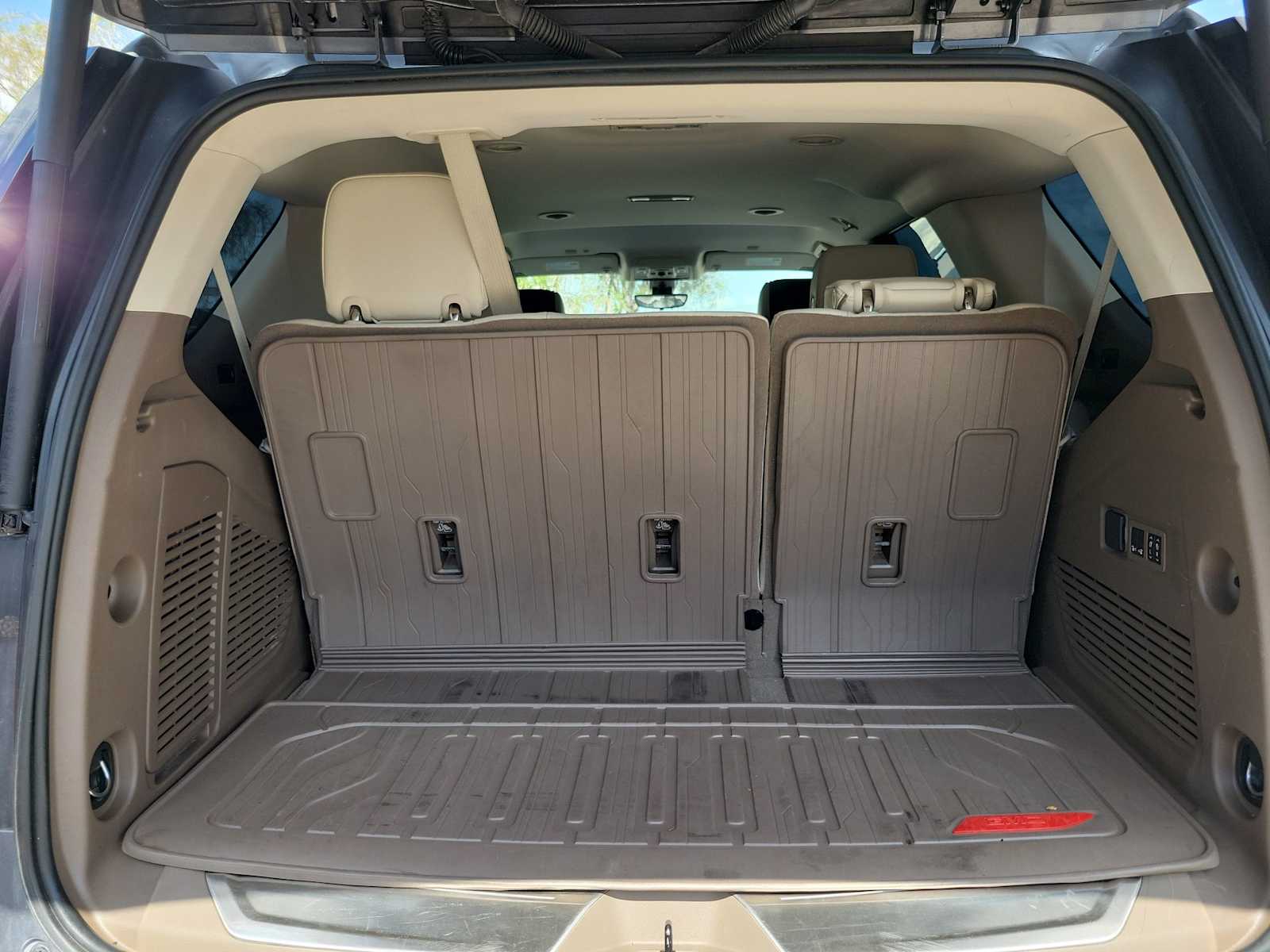 Thumbnail: 2022 GMC Yukon - 19