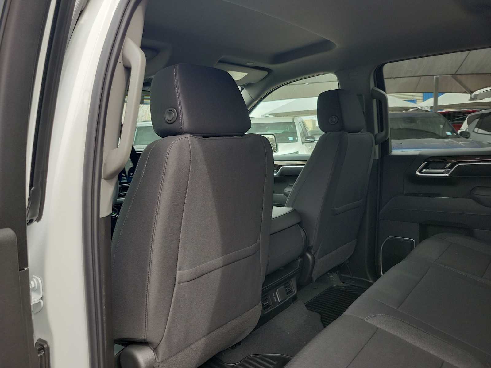 Thumbnail: 2026 Chevrolet Silverado 1500 - 8