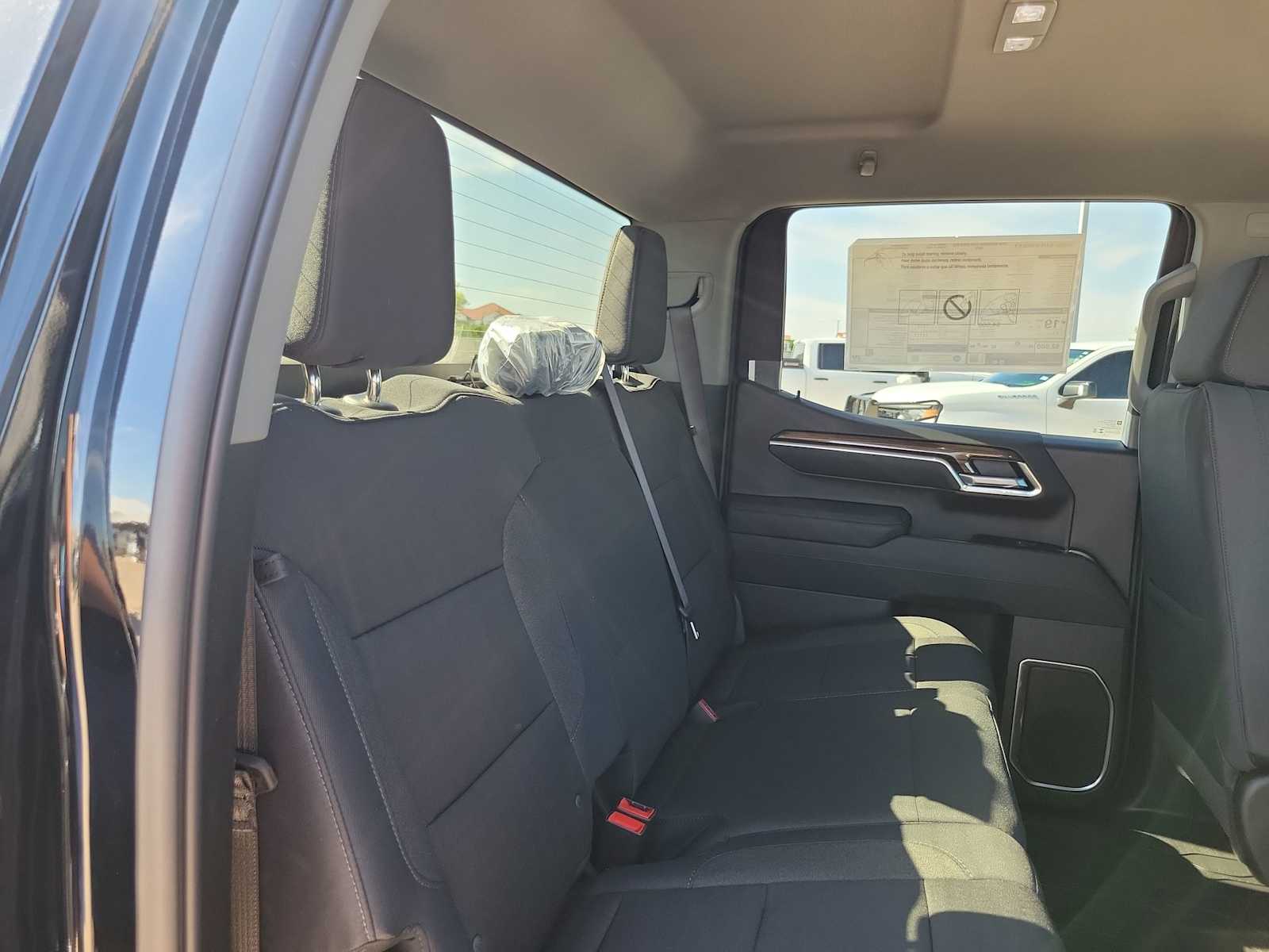 Thumbnail: 2026 Chevrolet Silverado 1500 - 22