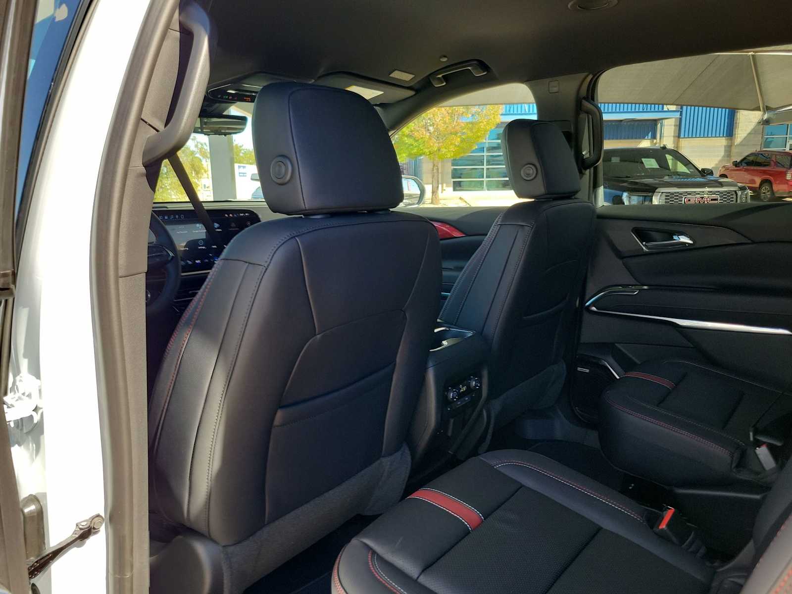 Thumbnail: 2026 Chevrolet Traverse - 12