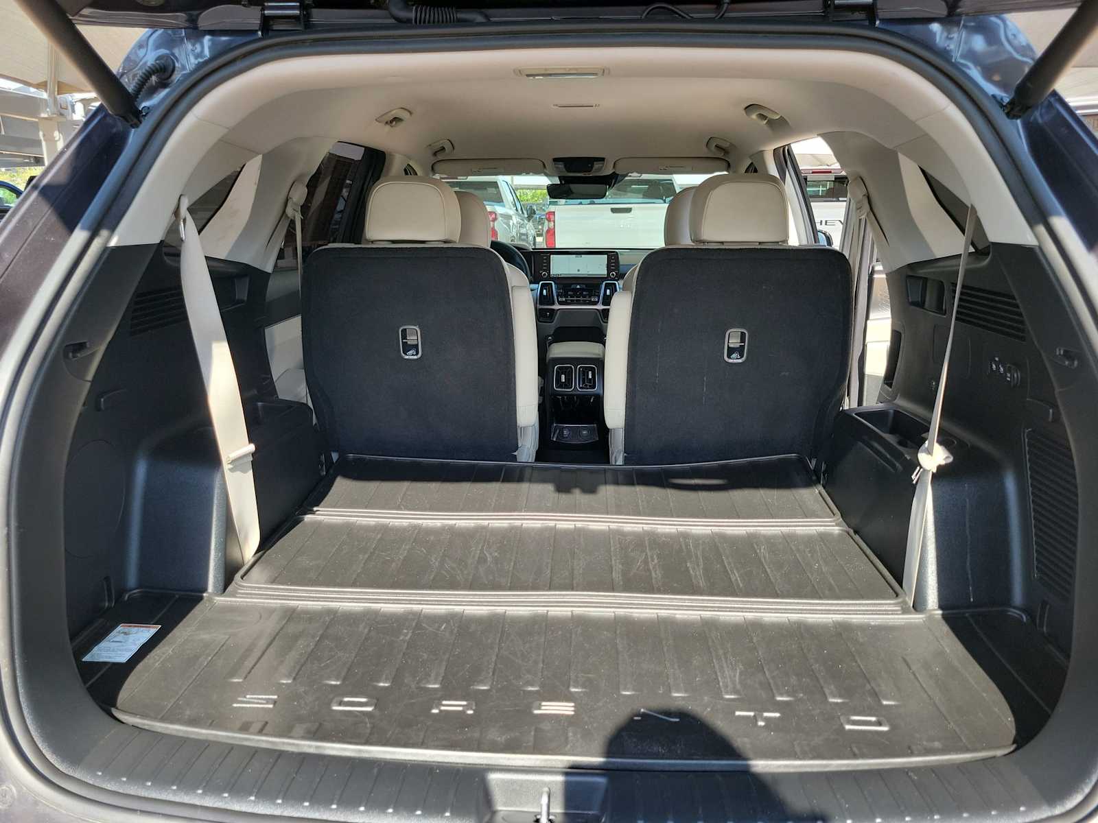 Thumbnail: 2023 Kia Sorento - 19